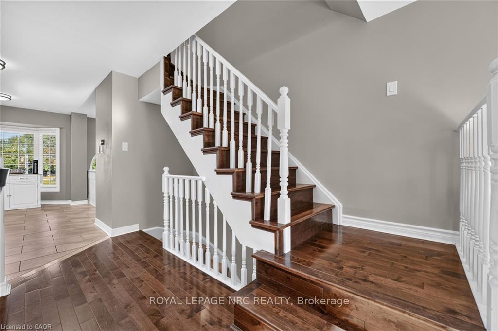 Photo 23 of 3480 Upper Middle Road, Burlington, Palmer — HOMEH