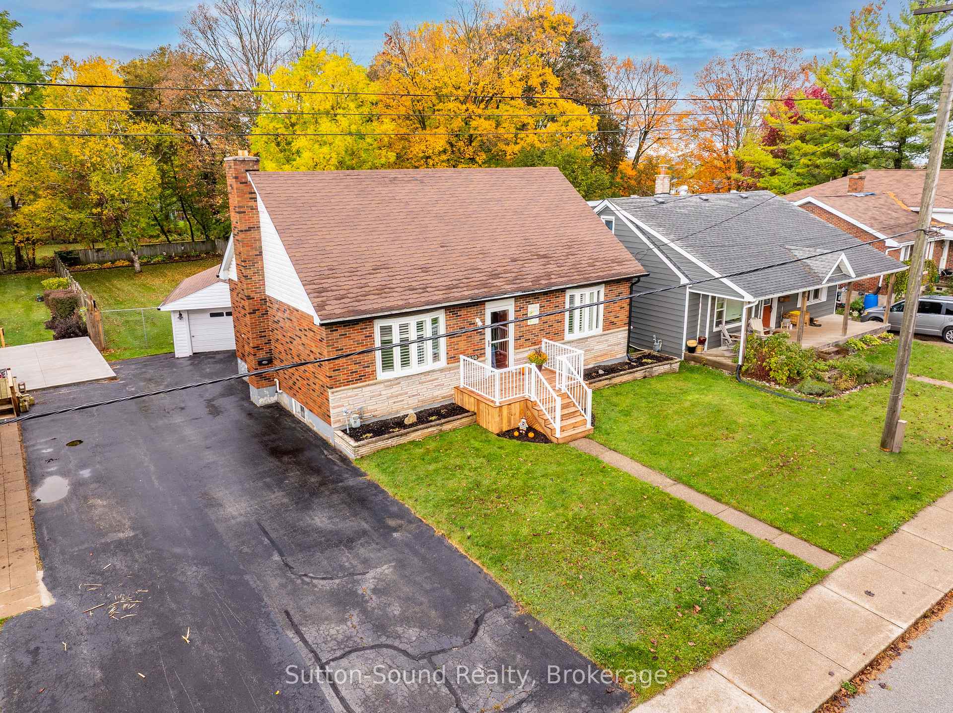 Photo 2 of 850 8th Avenue E, Owen Sound — HOMEH