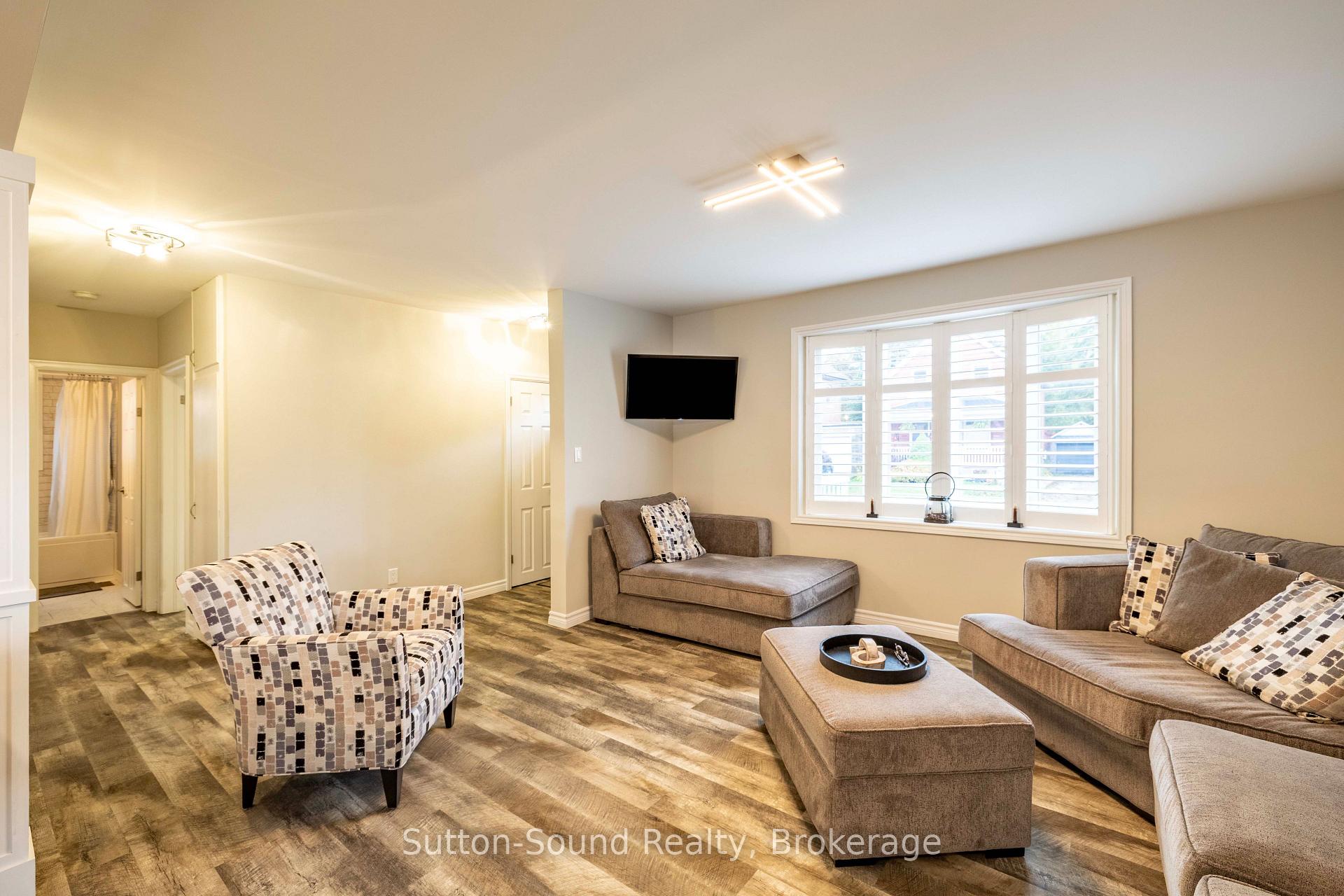 Photo 4 of 850 8th Avenue E, Owen Sound — HOMEH