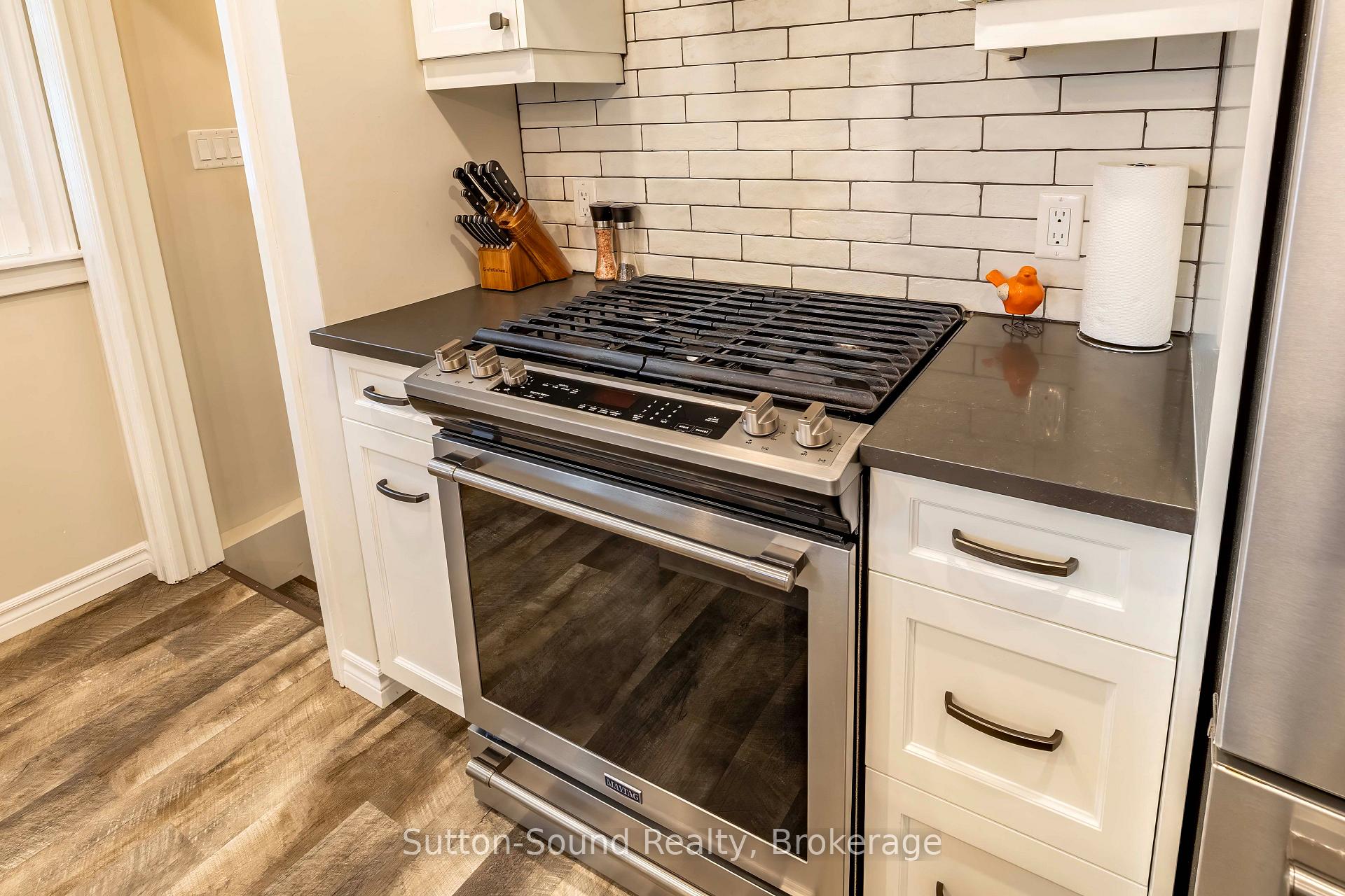 Photo 8 of 850 8th Avenue E, Owen Sound — HOMEH