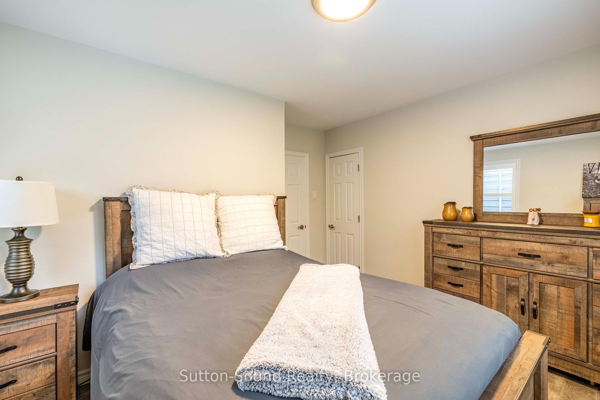 Photo 10 of 850 8th Avenue E, Owen Sound — HOMEH