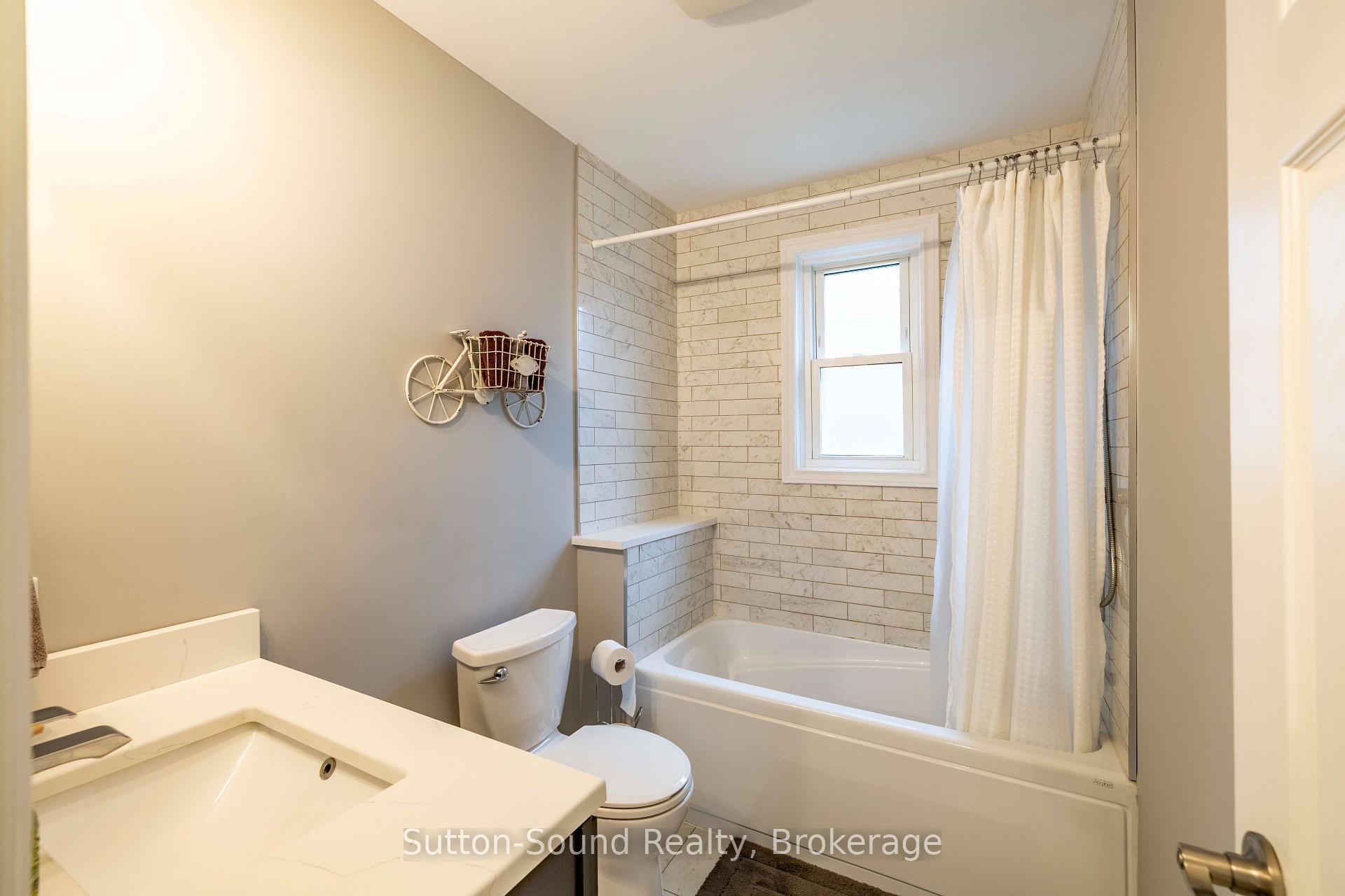 Photo 14 of 850 8th Avenue E, Owen Sound — HOMEH