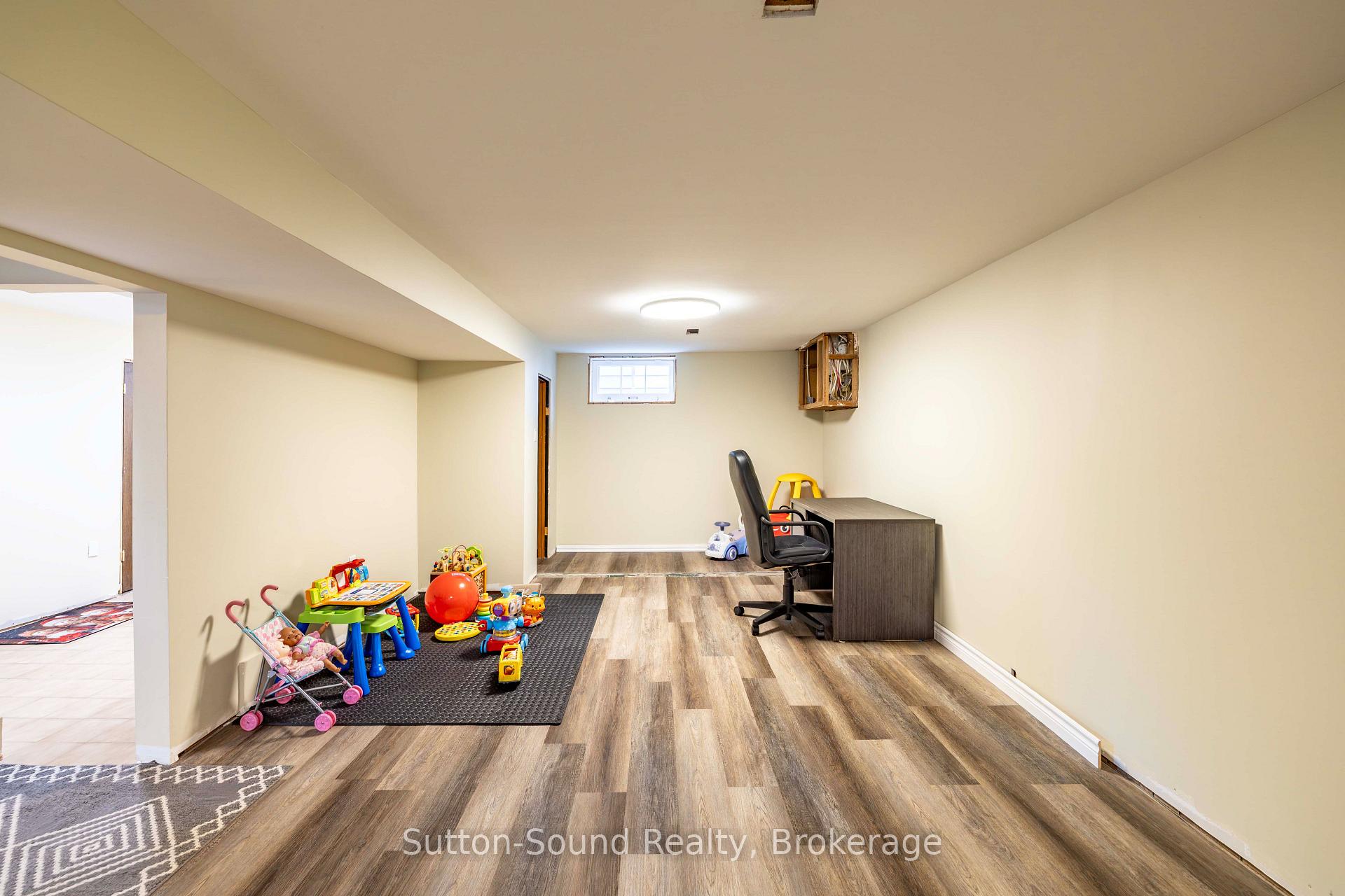 Photo 22 of 850 8th Avenue E, Owen Sound — HOMEH