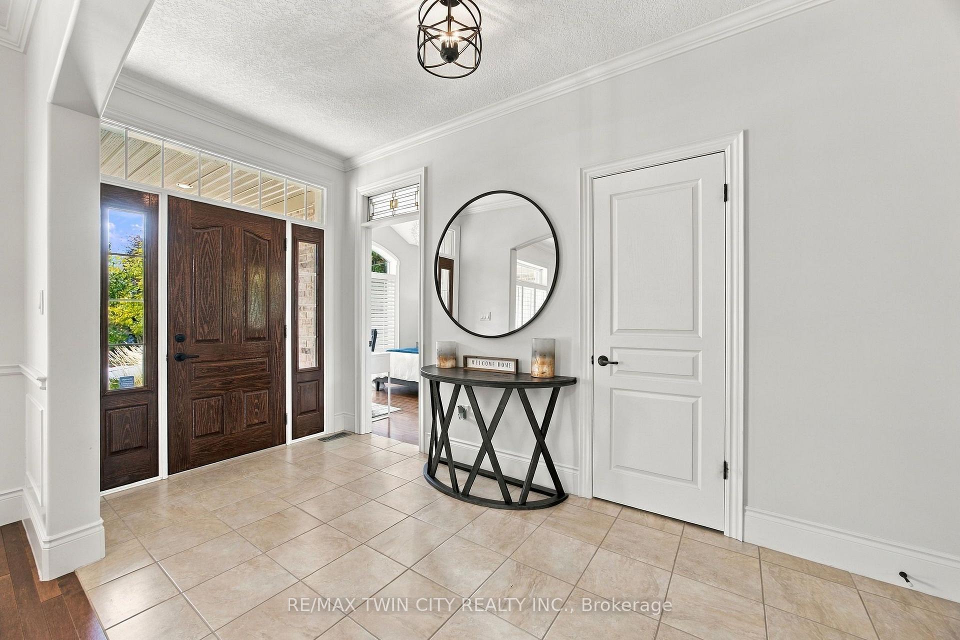 Photo 5 of 209 Longview Crescent, Kitchener, Pioneer Tower West — HOMEH