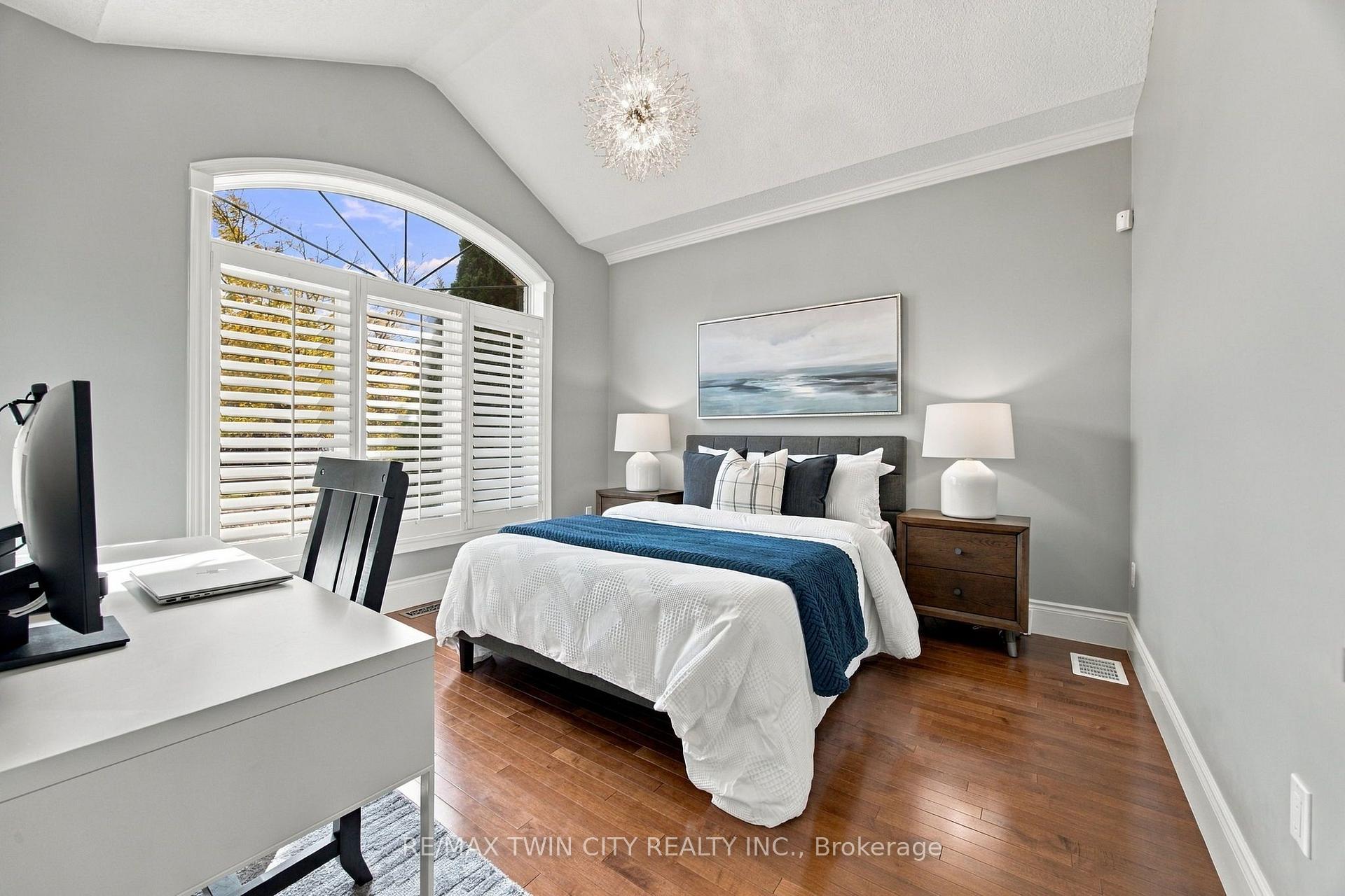 Photo 8 of 209 Longview Crescent, Kitchener, Pioneer Tower West — HOMEH