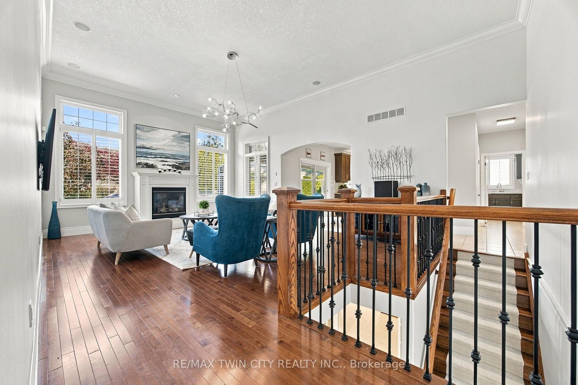 Photo 9 of 209 Longview Crescent, Kitchener, Pioneer Tower West — HOMEH