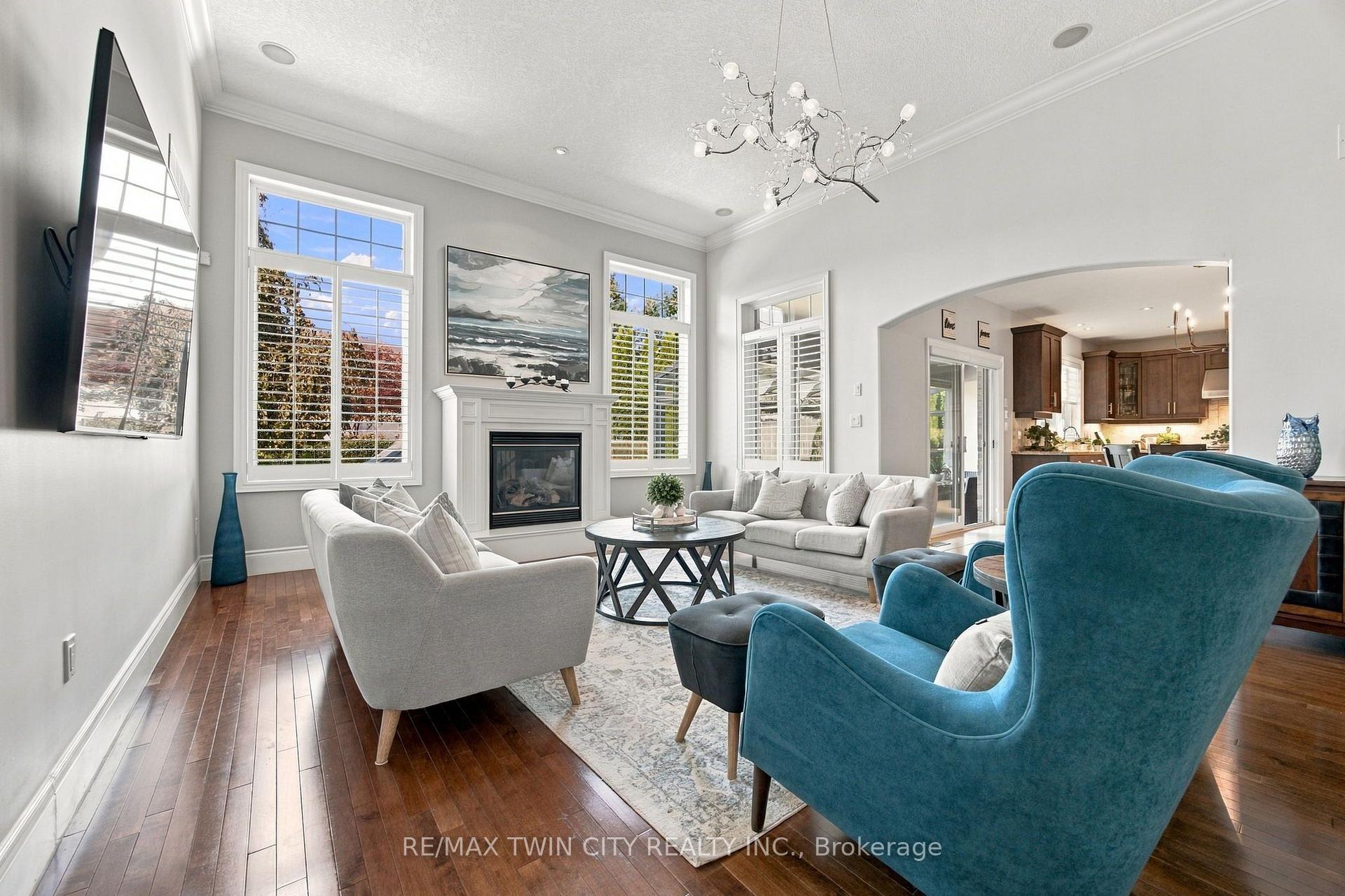 Photo 10 of 209 Longview Crescent, Kitchener, Pioneer Tower West — HOMEH