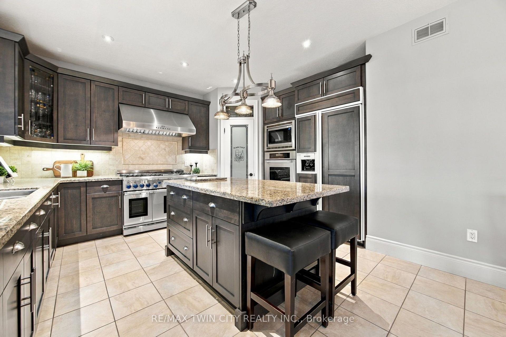 Photo 16 of 209 Longview Crescent, Kitchener, Pioneer Tower West — HOMEH