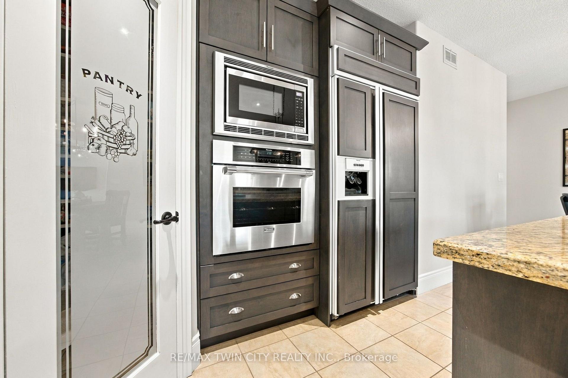 Photo 17 of 209 Longview Crescent, Kitchener, Pioneer Tower West — HOMEH