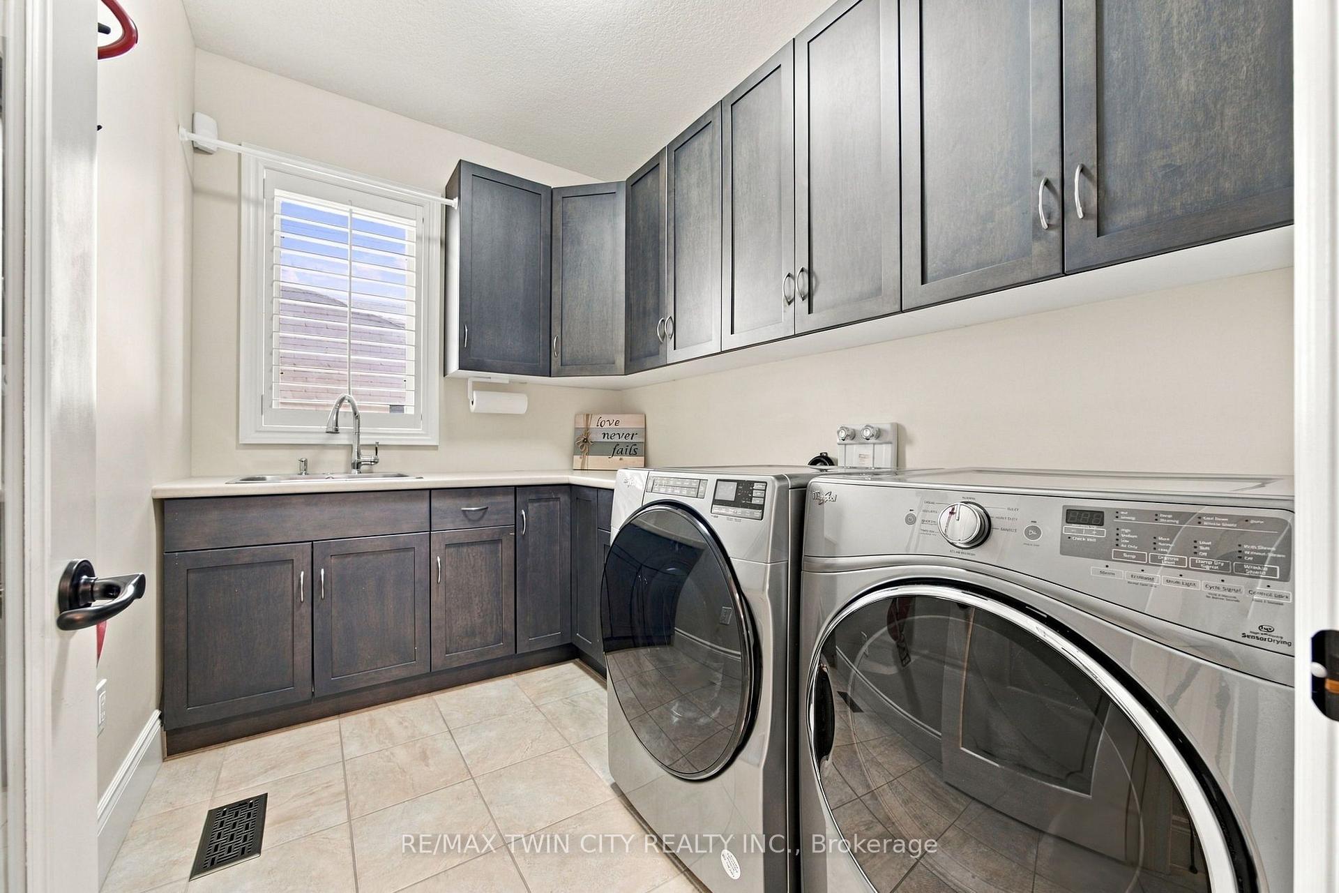 Photo 22 of 209 Longview Crescent, Kitchener, Pioneer Tower West — HOMEH