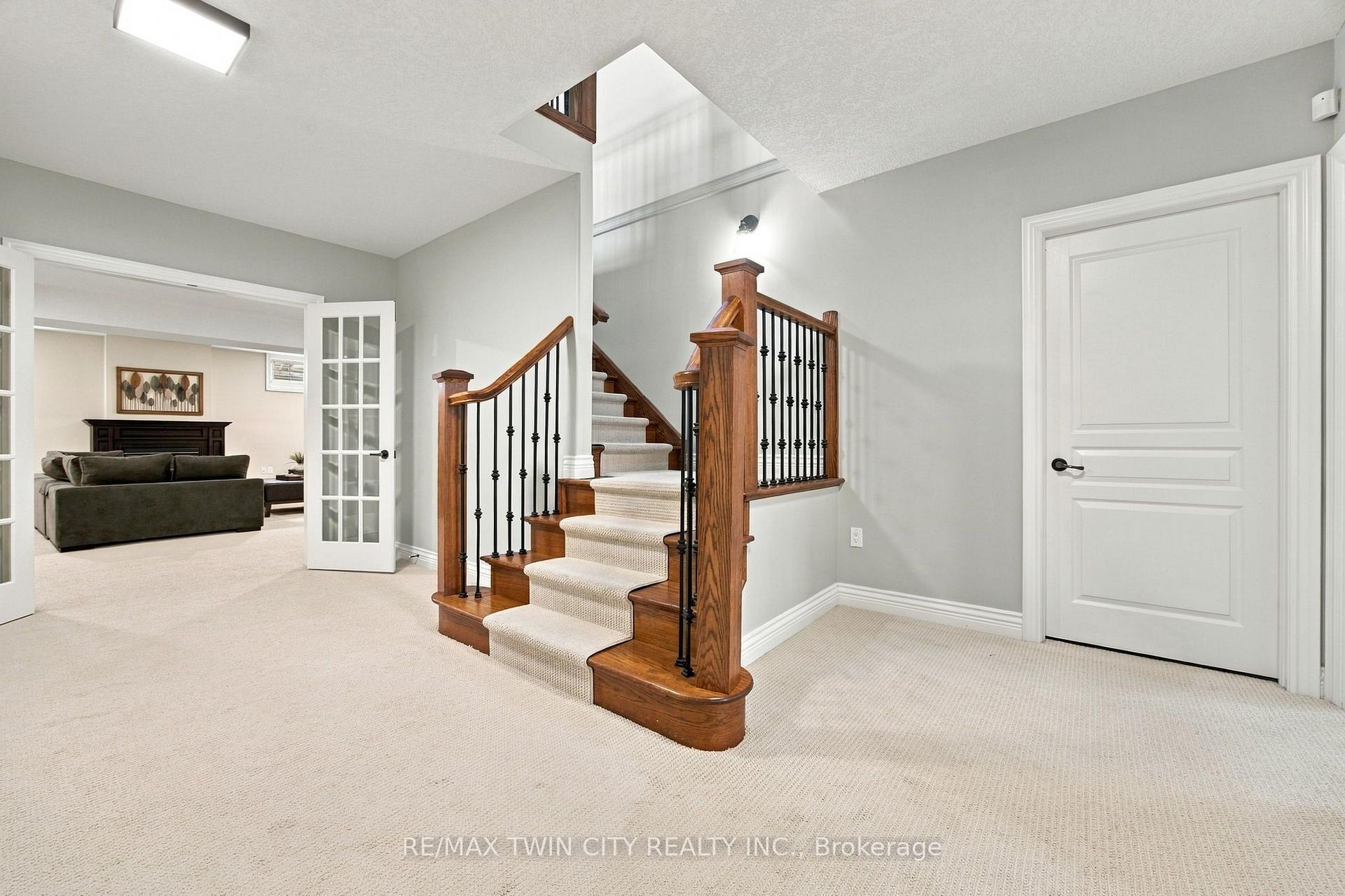 Photo 23 of 209 Longview Crescent, Kitchener, Pioneer Tower West — HOMEH