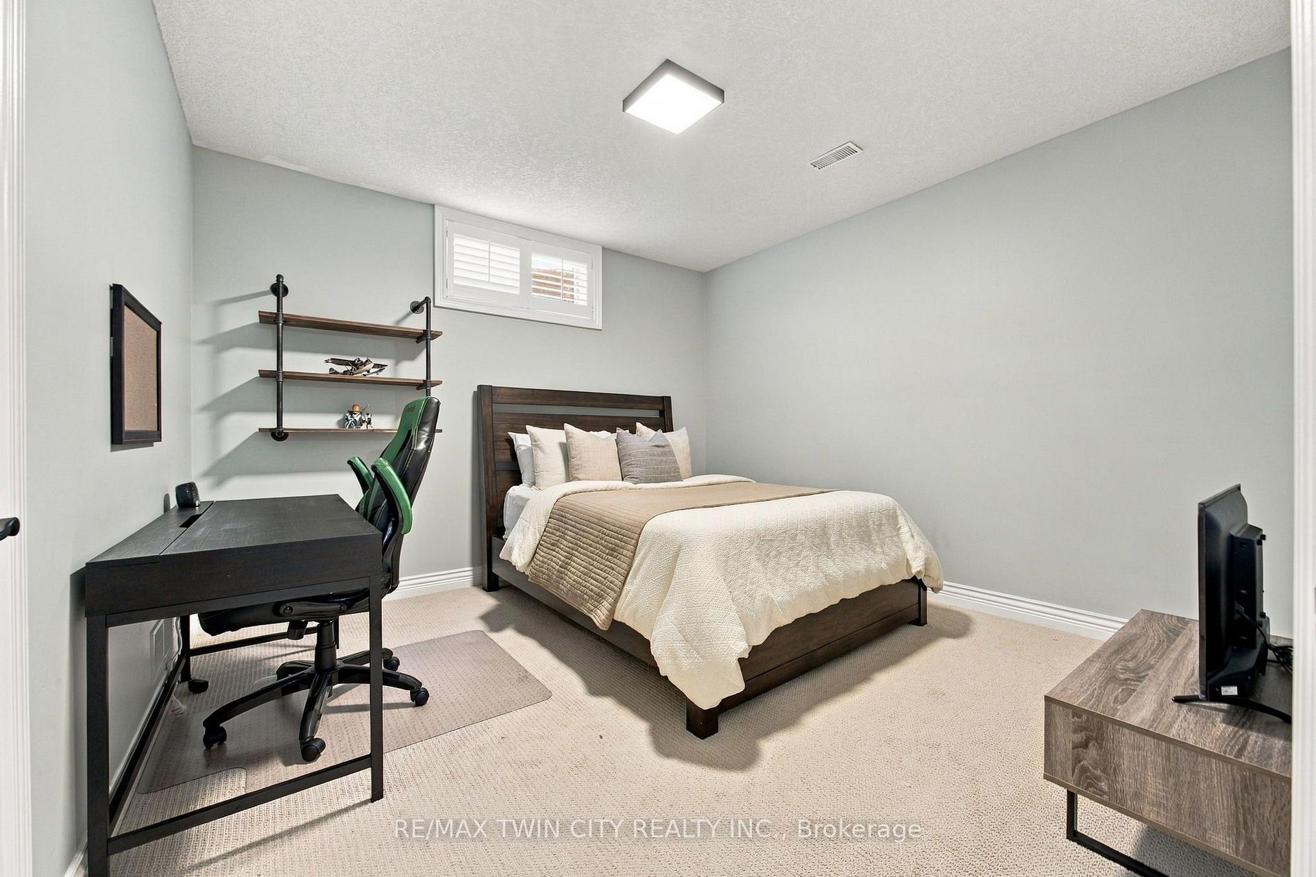 Photo 26 of 209 Longview Crescent, Kitchener, Pioneer Tower West — HOMEH