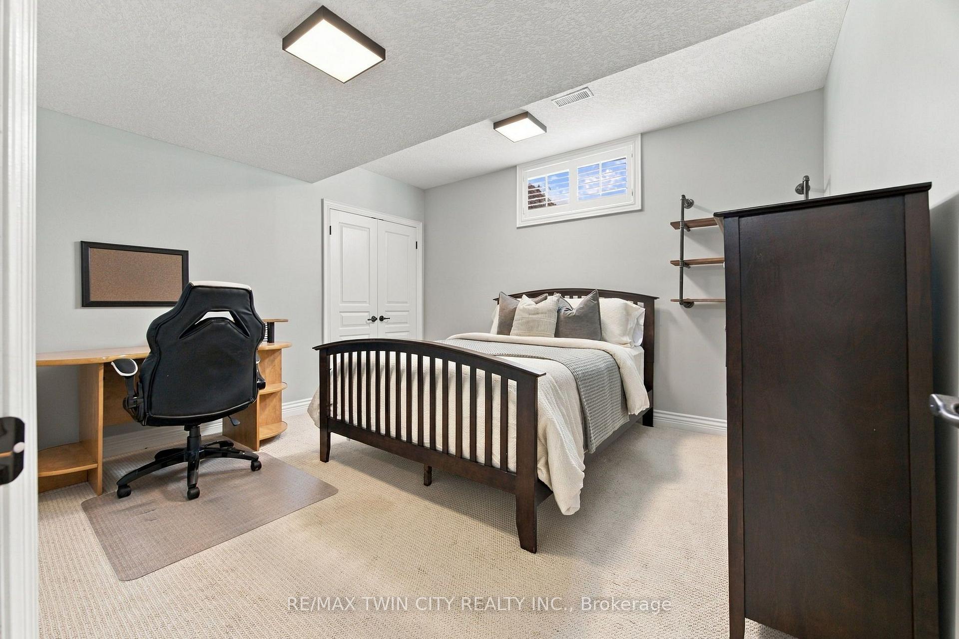 Photo 29 of 209 Longview Crescent, Kitchener, Pioneer Tower West — HOMEH