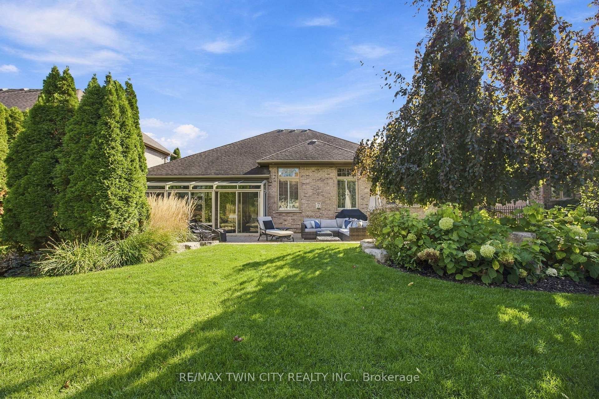 Photo 33 of 209 Longview Crescent, Kitchener, Pioneer Tower West — HOMEH