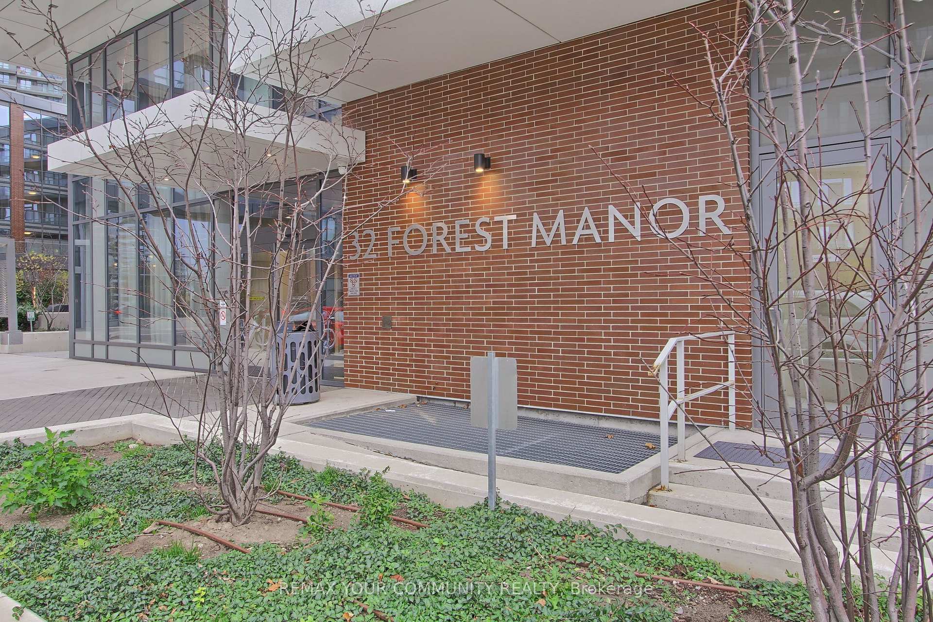 Photo 4 of Unit 1902, 32 Forest Manor Road, North York, Henry Farm — HOMEH