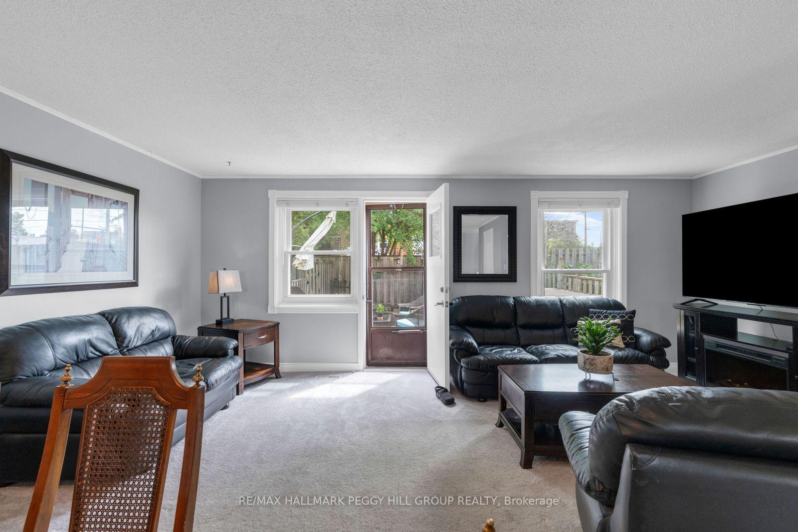 Photo 5 of Unit 4, 233 Innisfil Street, Barrie, Allandale Centre — HOMEH