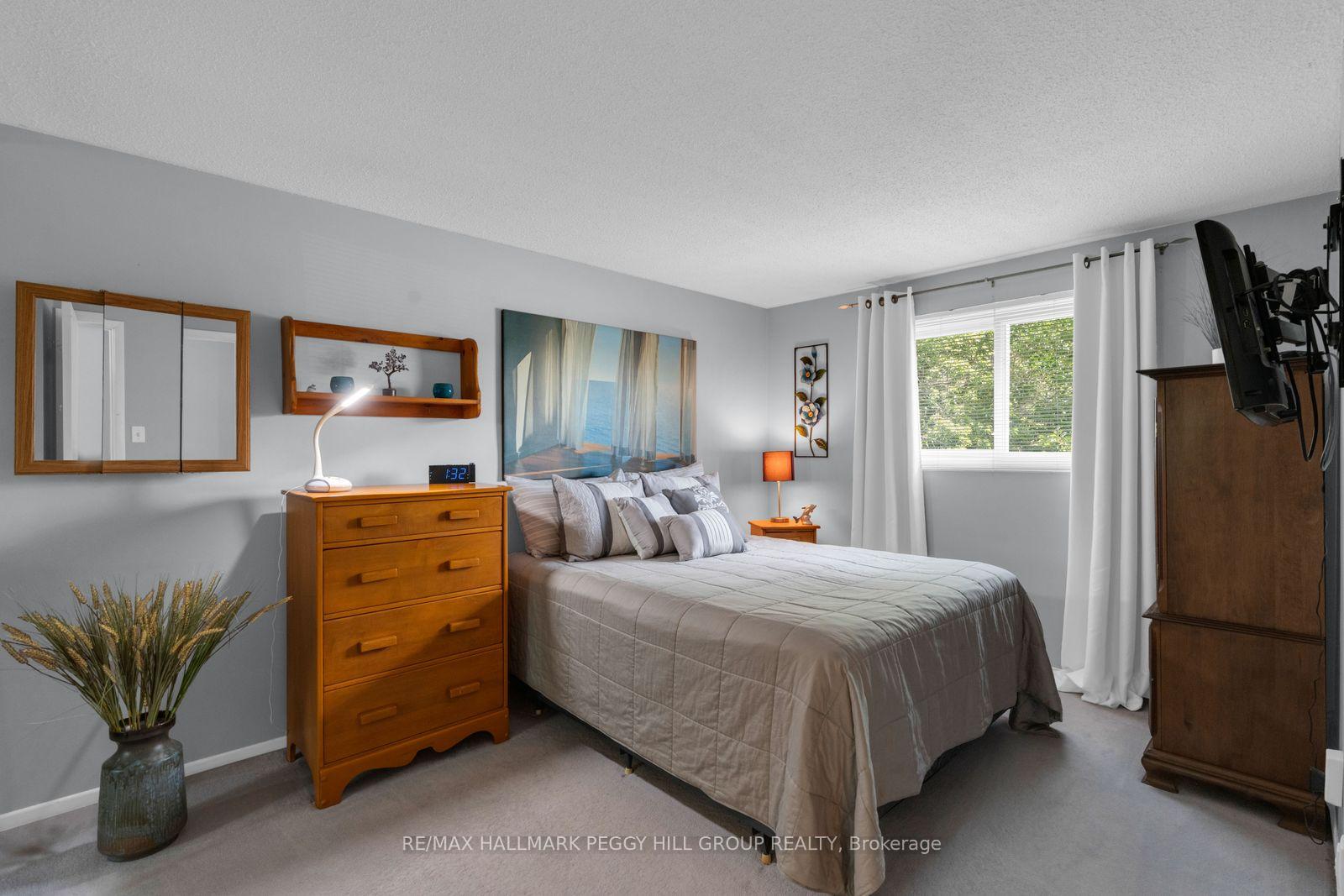Photo 6 of Unit 4, 233 Innisfil Street, Barrie, Allandale Centre — HOMEH