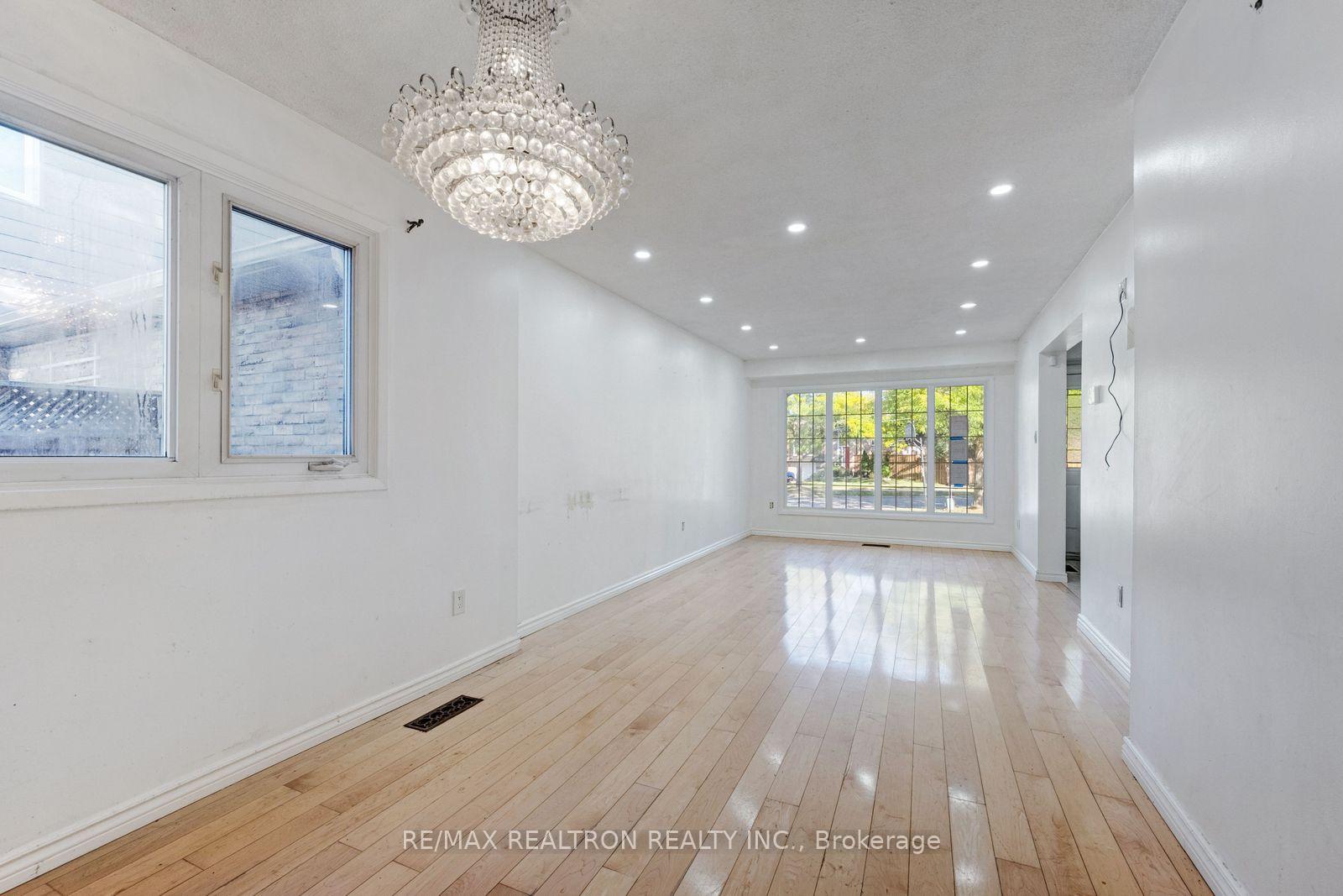 Photo 9 of 6446 Chaumont Crescent, Mississauga, Meadowvale — HOMEH