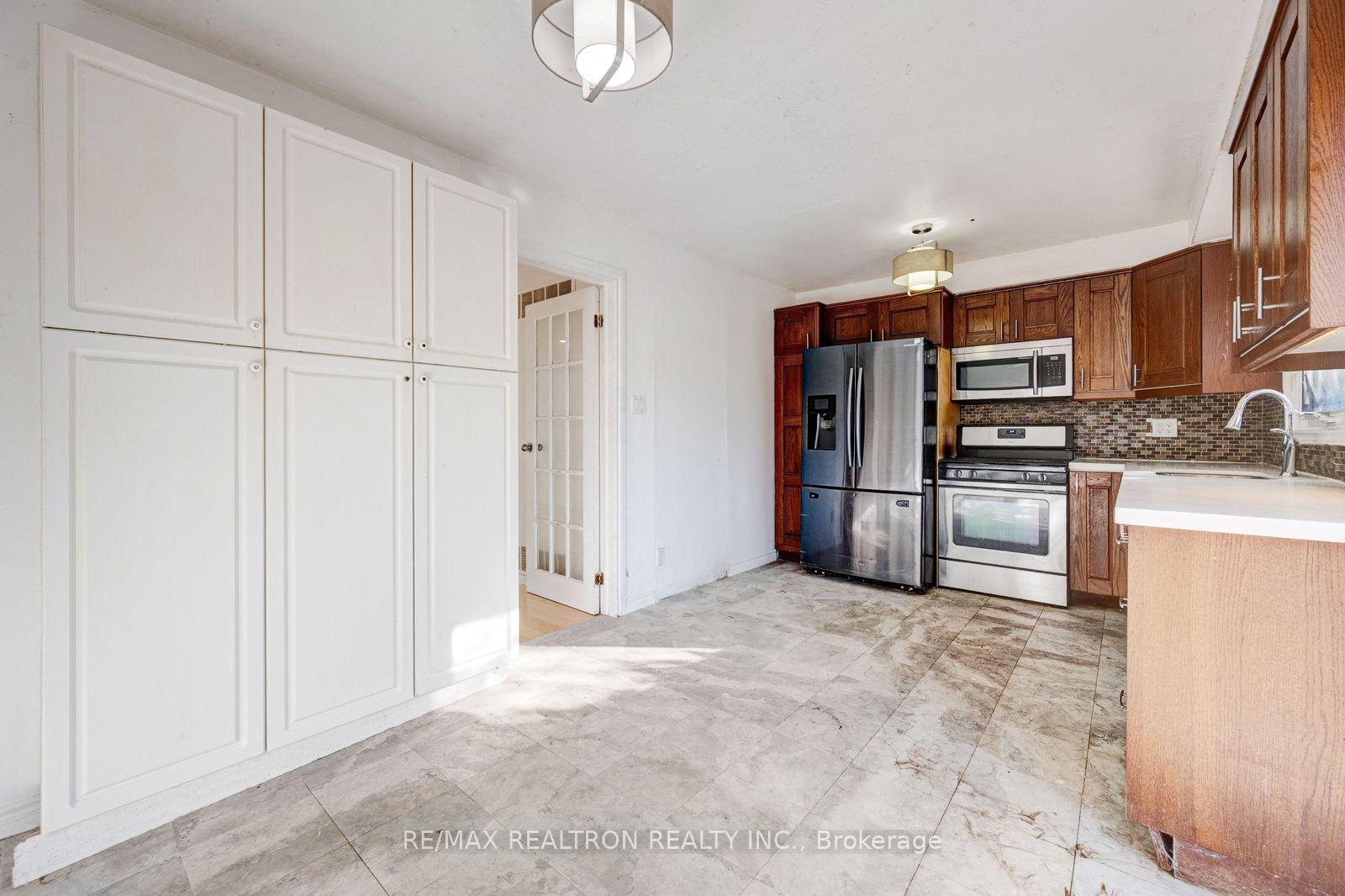 Photo 11 of 6446 Chaumont Crescent, Mississauga, Meadowvale — HOMEH