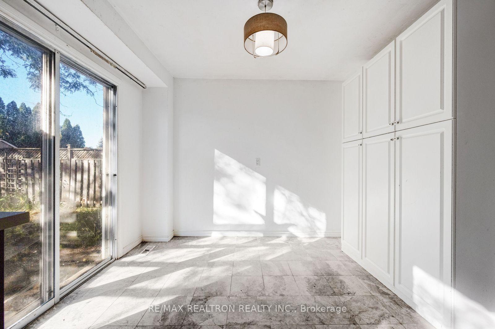 Photo 13 of 6446 Chaumont Crescent, Mississauga, Meadowvale — HOMEH