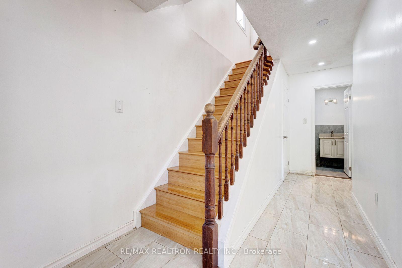 Photo 17 of 6446 Chaumont Crescent, Mississauga, Meadowvale — HOMEH