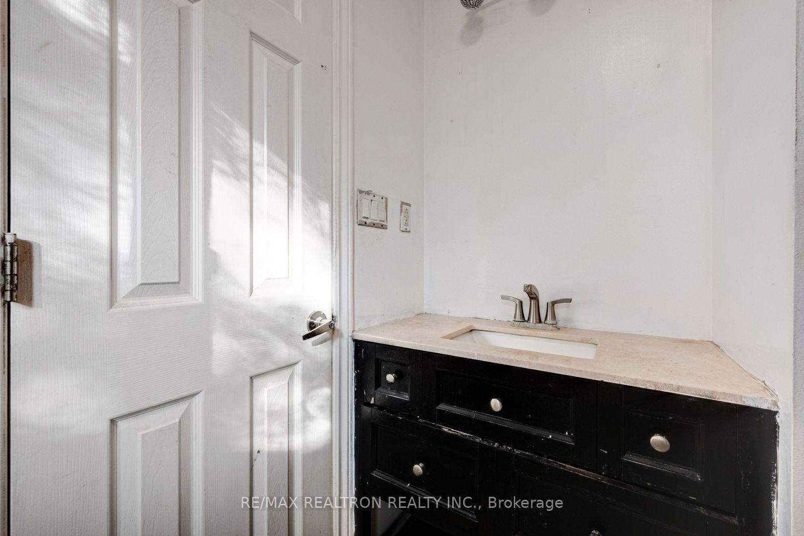 Photo 22 of 6446 Chaumont Crescent, Mississauga, Meadowvale — HOMEH