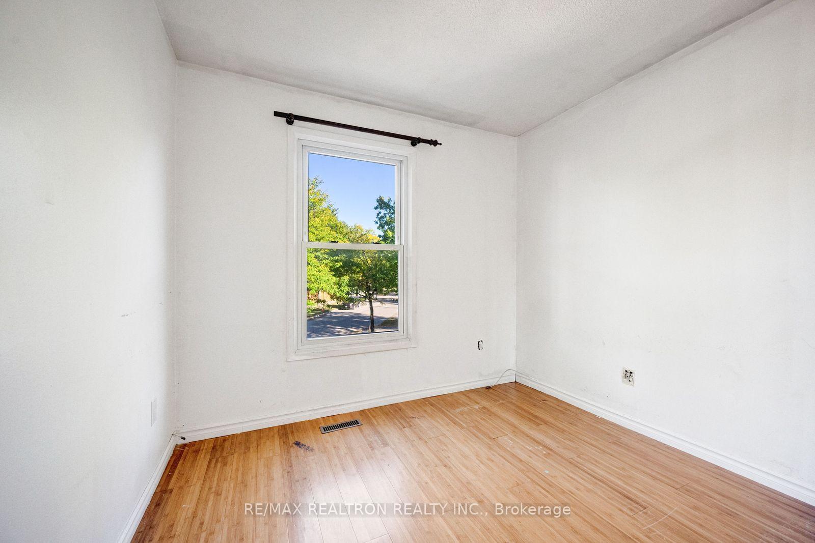 Photo 29 of 6446 Chaumont Crescent, Mississauga, Meadowvale — HOMEH
