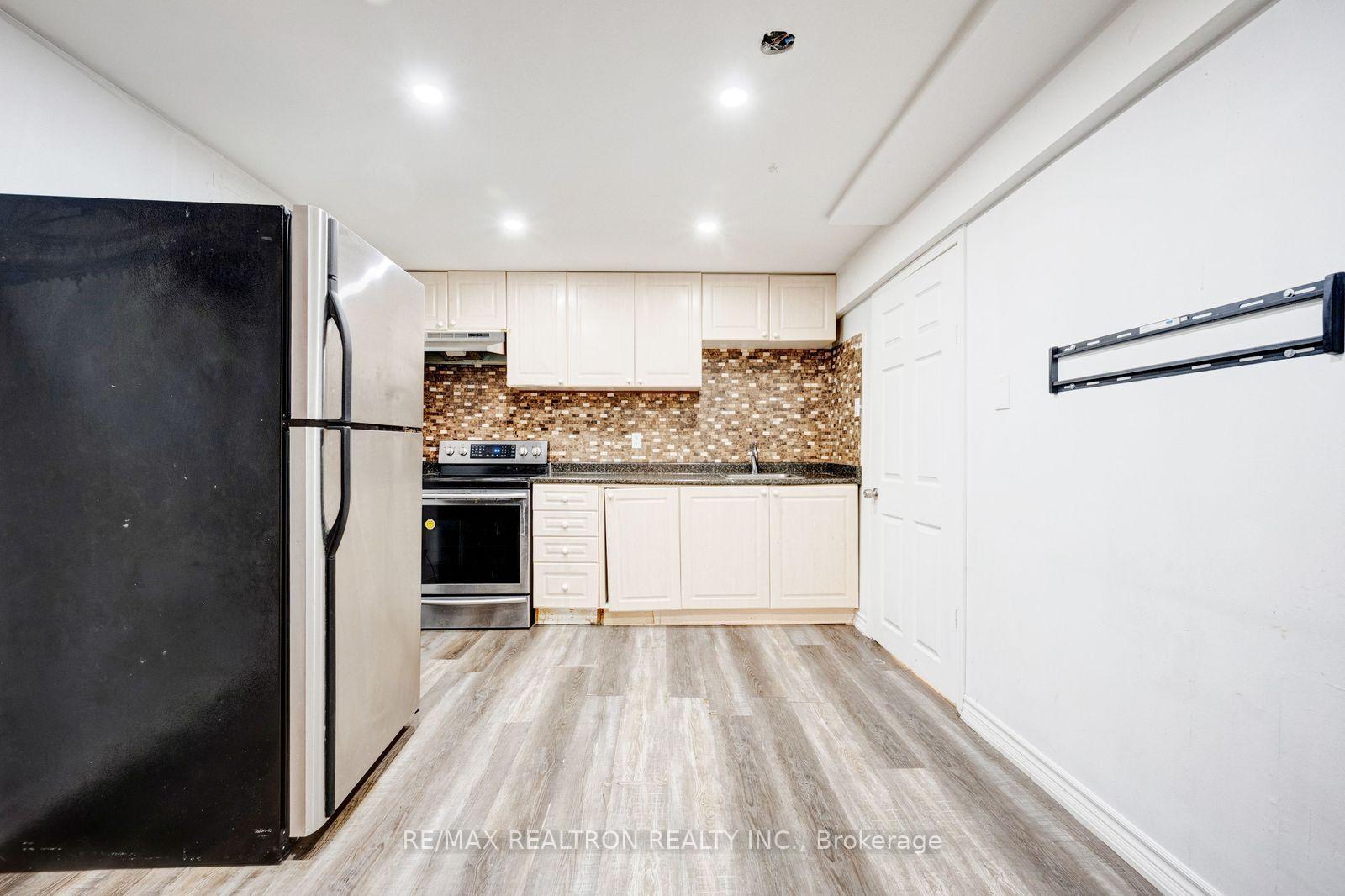 Photo 36 of 6446 Chaumont Crescent, Mississauga, Meadowvale — HOMEH