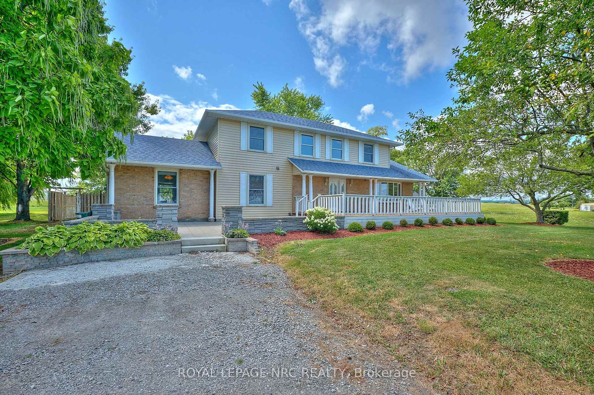 Photo 3 of 4040 Lakeshore Road, Lincoln, Lincoln Lake — HOMEH