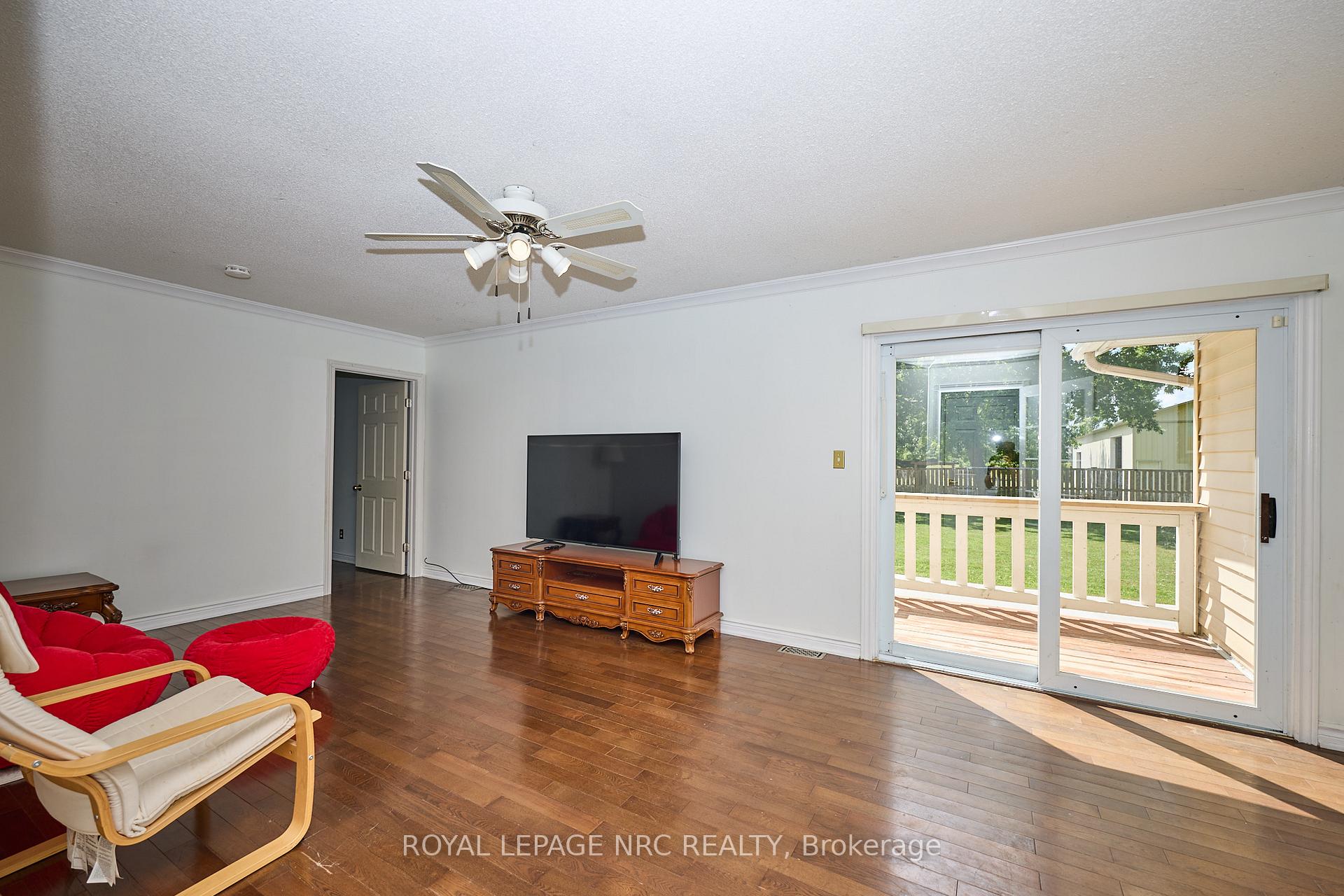 Photo 14 of 4040 Lakeshore Road, Lincoln, Lincoln Lake — HOMEH