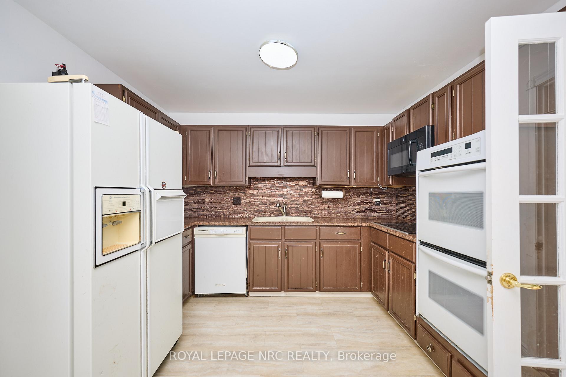 Photo 19 of 4040 Lakeshore Road, Lincoln, Lincoln Lake — HOMEH