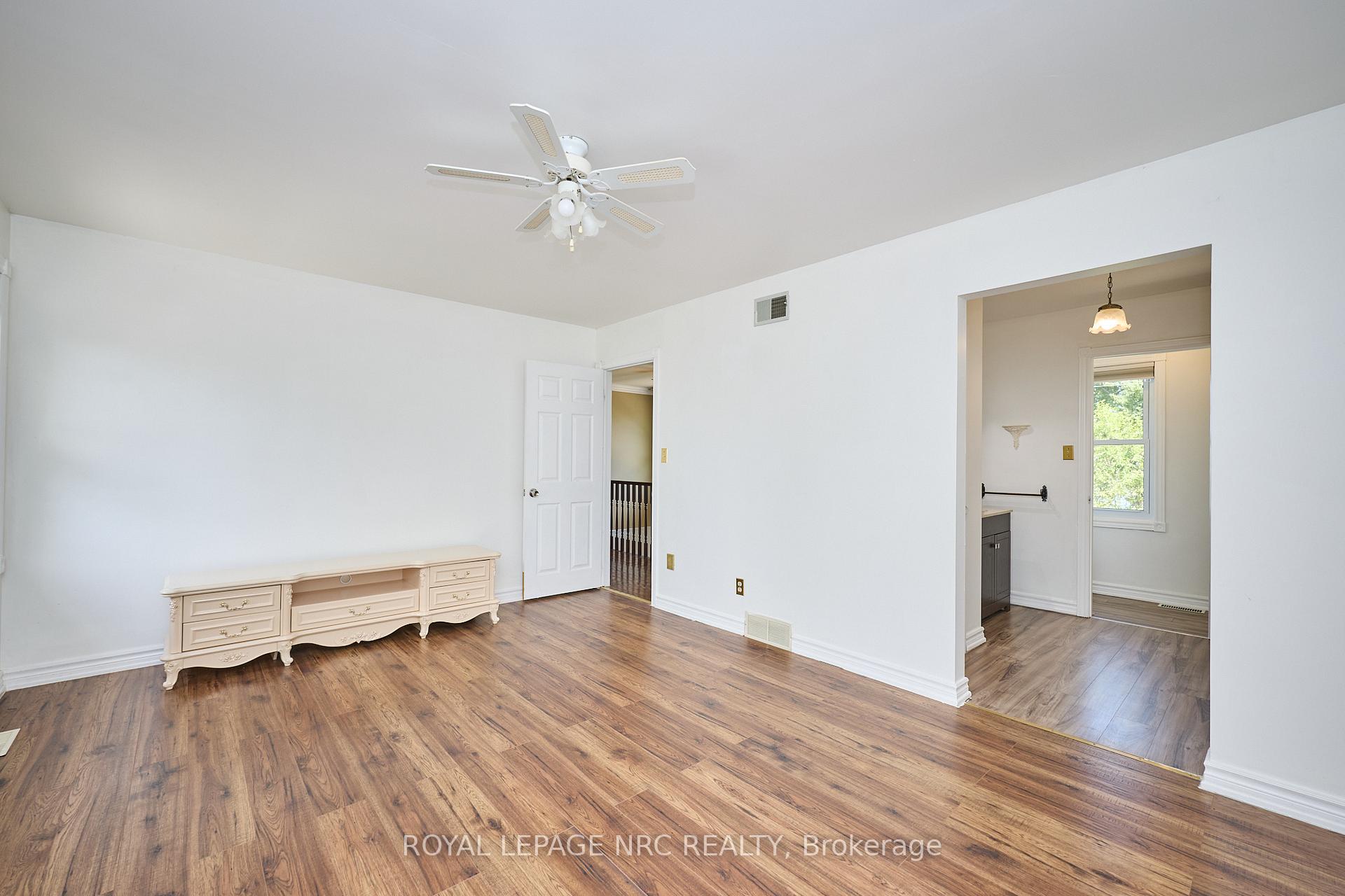Photo 25 of 4040 Lakeshore Road, Lincoln, Lincoln Lake — HOMEH