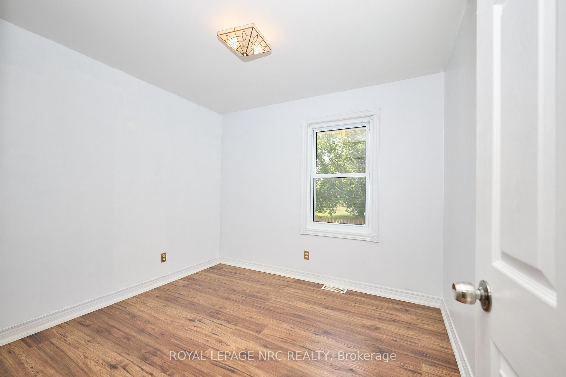 Photo 32 of 4040 Lakeshore Road, Lincoln, Lincoln Lake — HOMEH