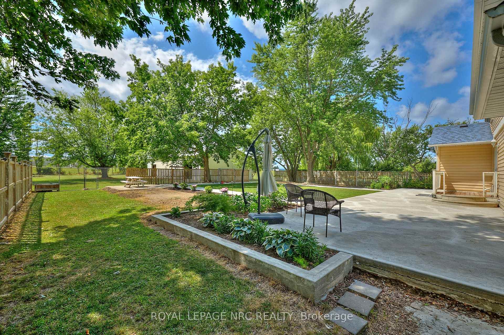 Photo 34 of 4040 Lakeshore Road, Lincoln, Lincoln Lake — HOMEH