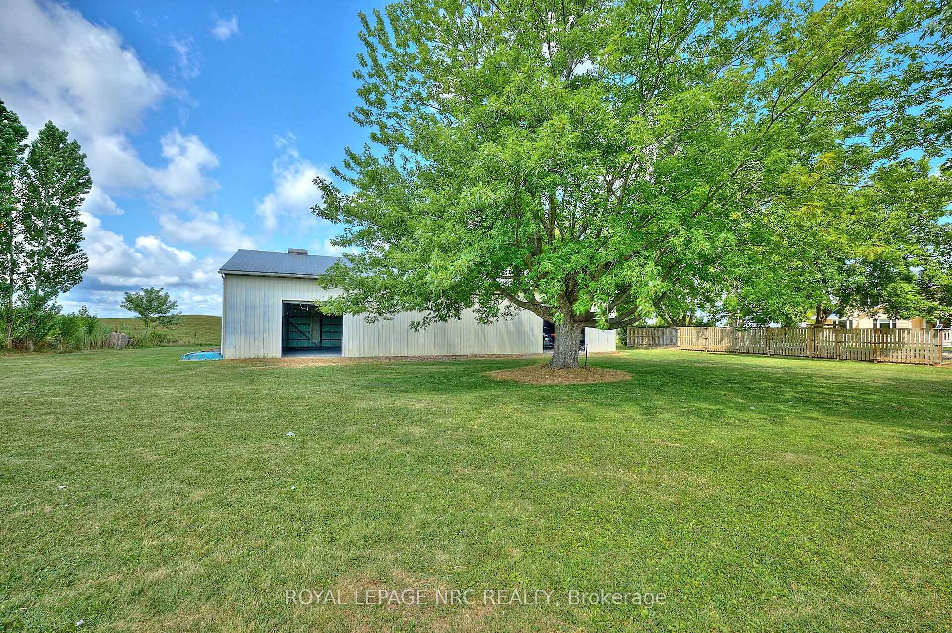 Photo 39 of 4040 Lakeshore Road, Lincoln, Lincoln Lake — HOMEH