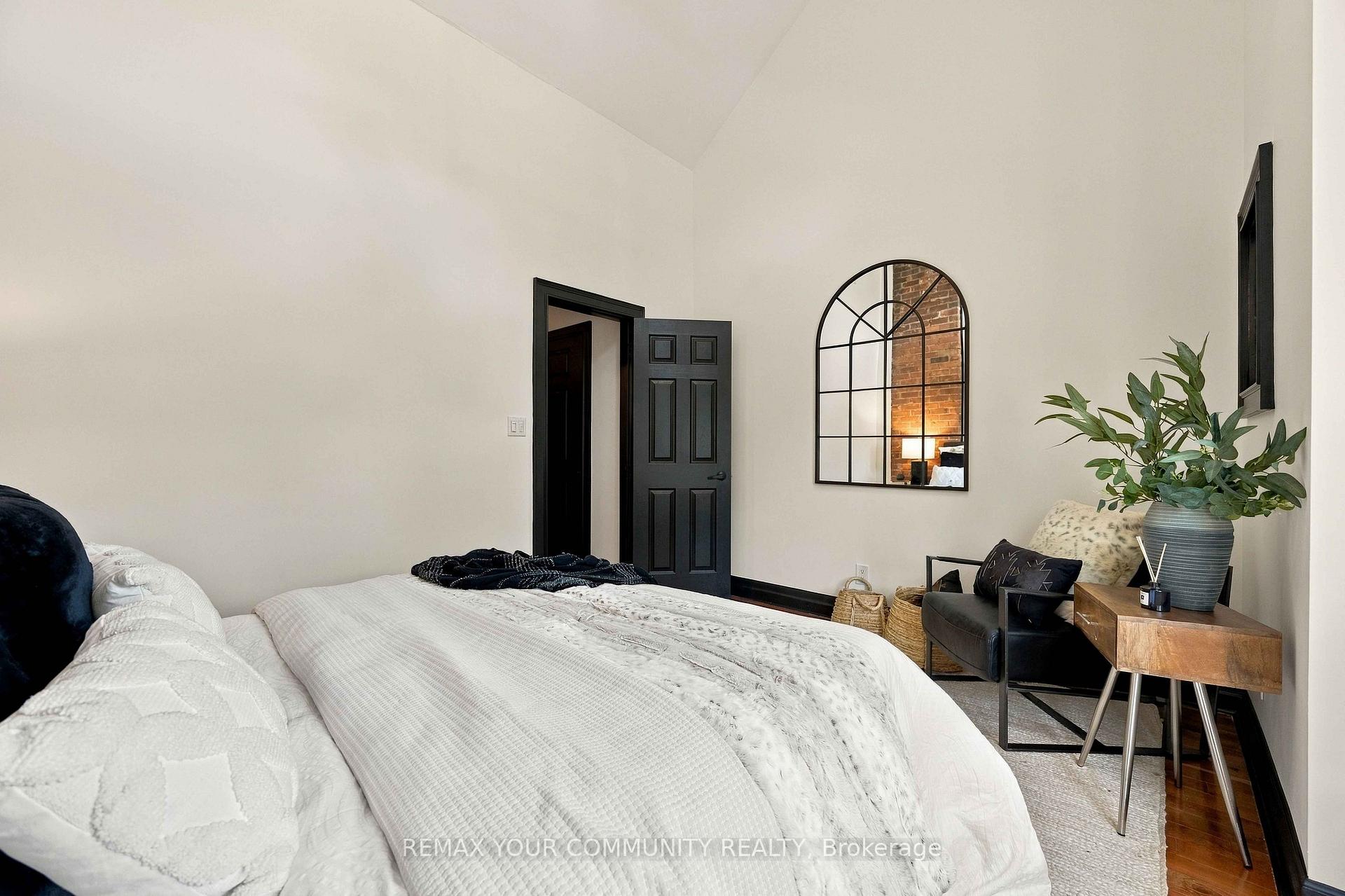 Photo 20 of 263 Waverley Road, Toronto, The Beaches — HOMEH