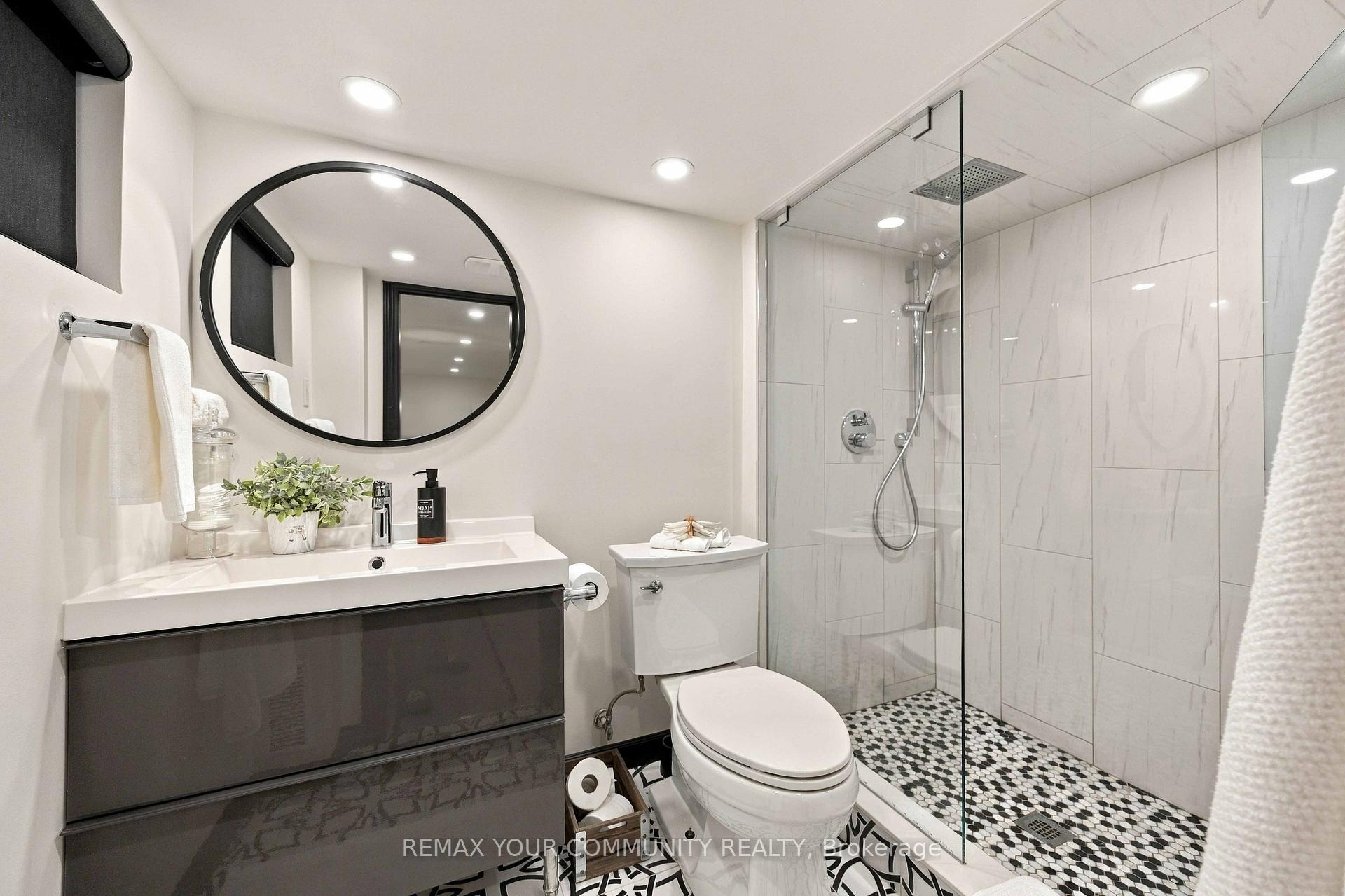 Photo 25 of 263 Waverley Road, Toronto, The Beaches — HOMEH