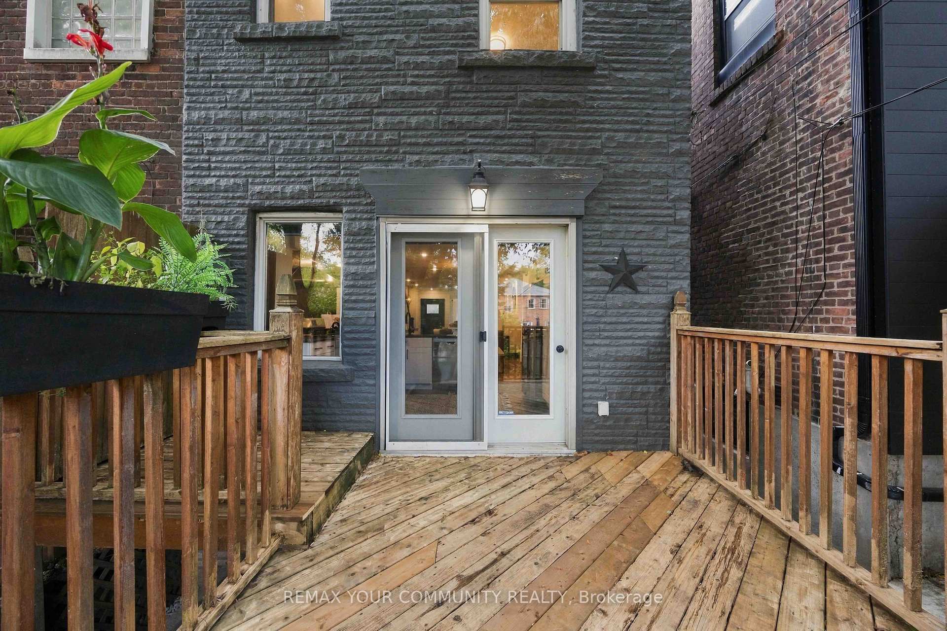 Photo 28 of 263 Waverley Road, Toronto, The Beaches — HOMEH
