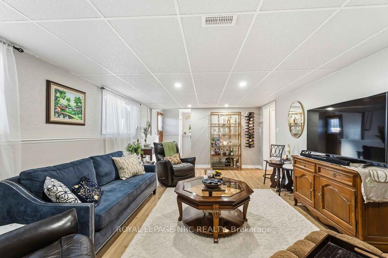 Photo 16 of 22 Jennifer Court, Welland, Prince Charles — HOMEH