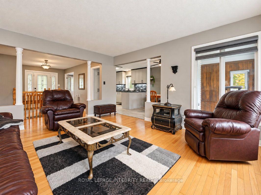 Photo 10 of 4 Mary Hill Crescent, Ottawa, Richmond — HOMEH