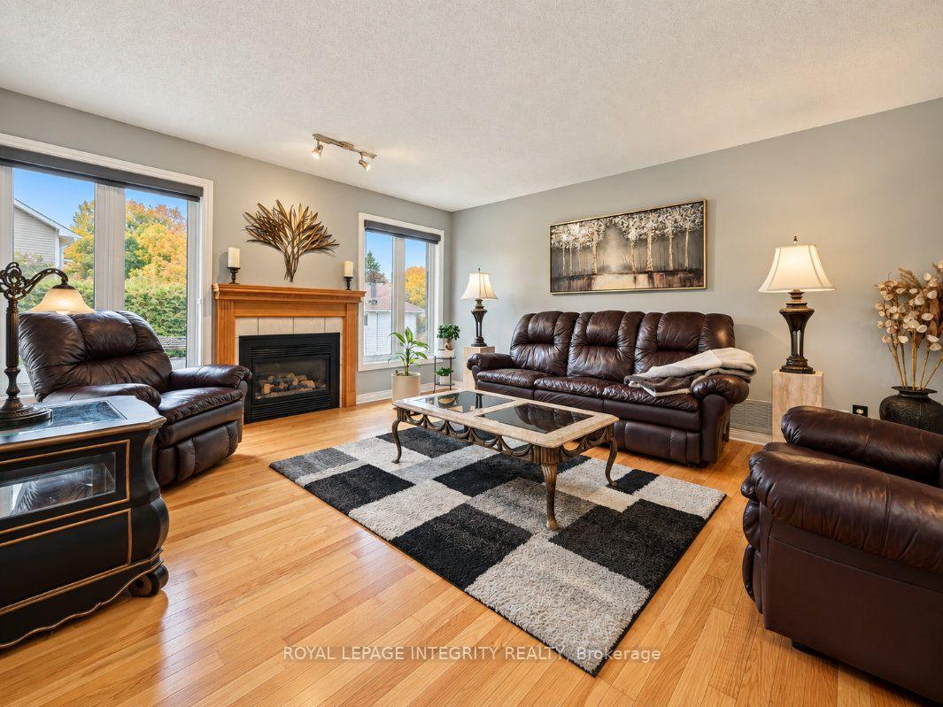 Photo 11 of 4 Mary Hill Crescent, Ottawa, Richmond — HOMEH