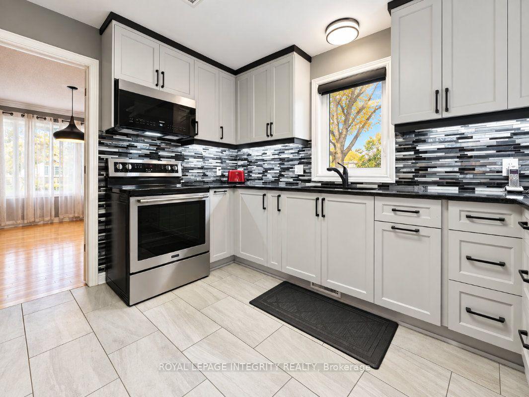 Photo 17 of 4 Mary Hill Crescent, Ottawa, Richmond — HOMEH