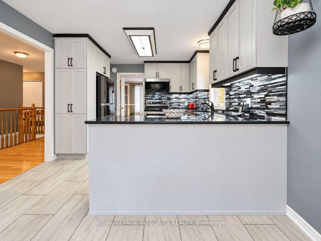 Photo 21 of 4 Mary Hill Crescent, Ottawa, Richmond — HOMEH