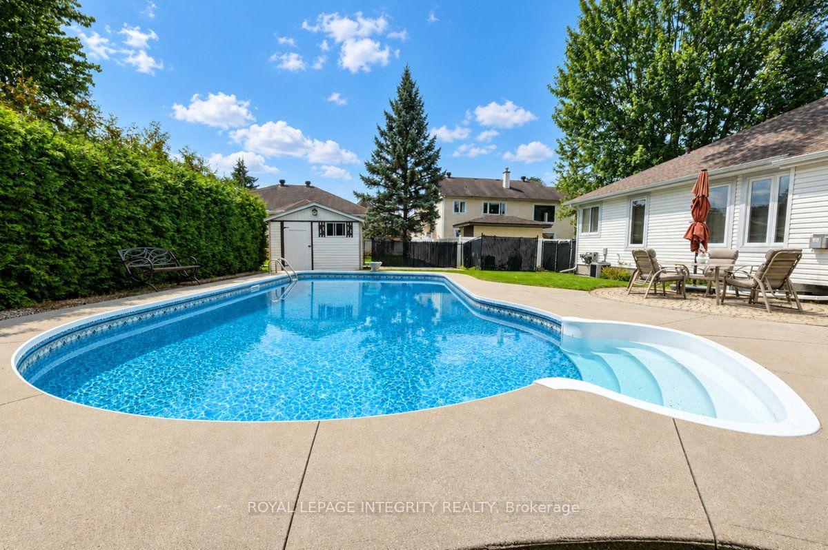 Photo 45 of 4 Mary Hill Crescent, Ottawa, Richmond — HOMEH