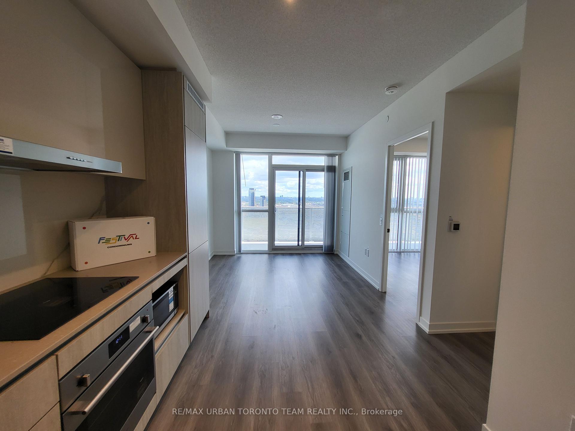 Photo 2 of Unit 3907, 28 Interchange Way, Vaughan, Vaughan Corporate Centre — HOMEH