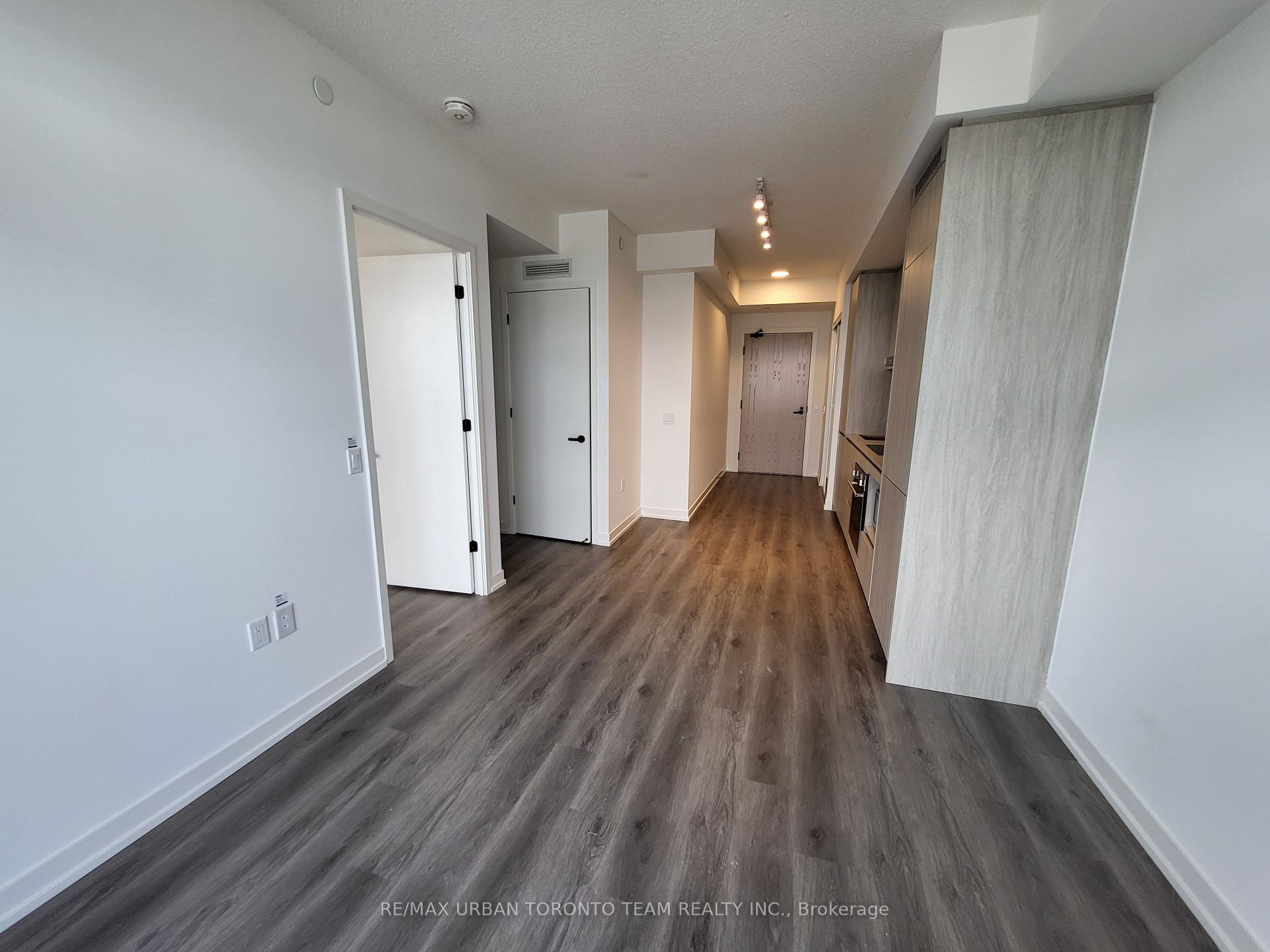 Photo 4 of Unit 3907, 28 Interchange Way, Vaughan, Vaughan Corporate Centre — HOMEH