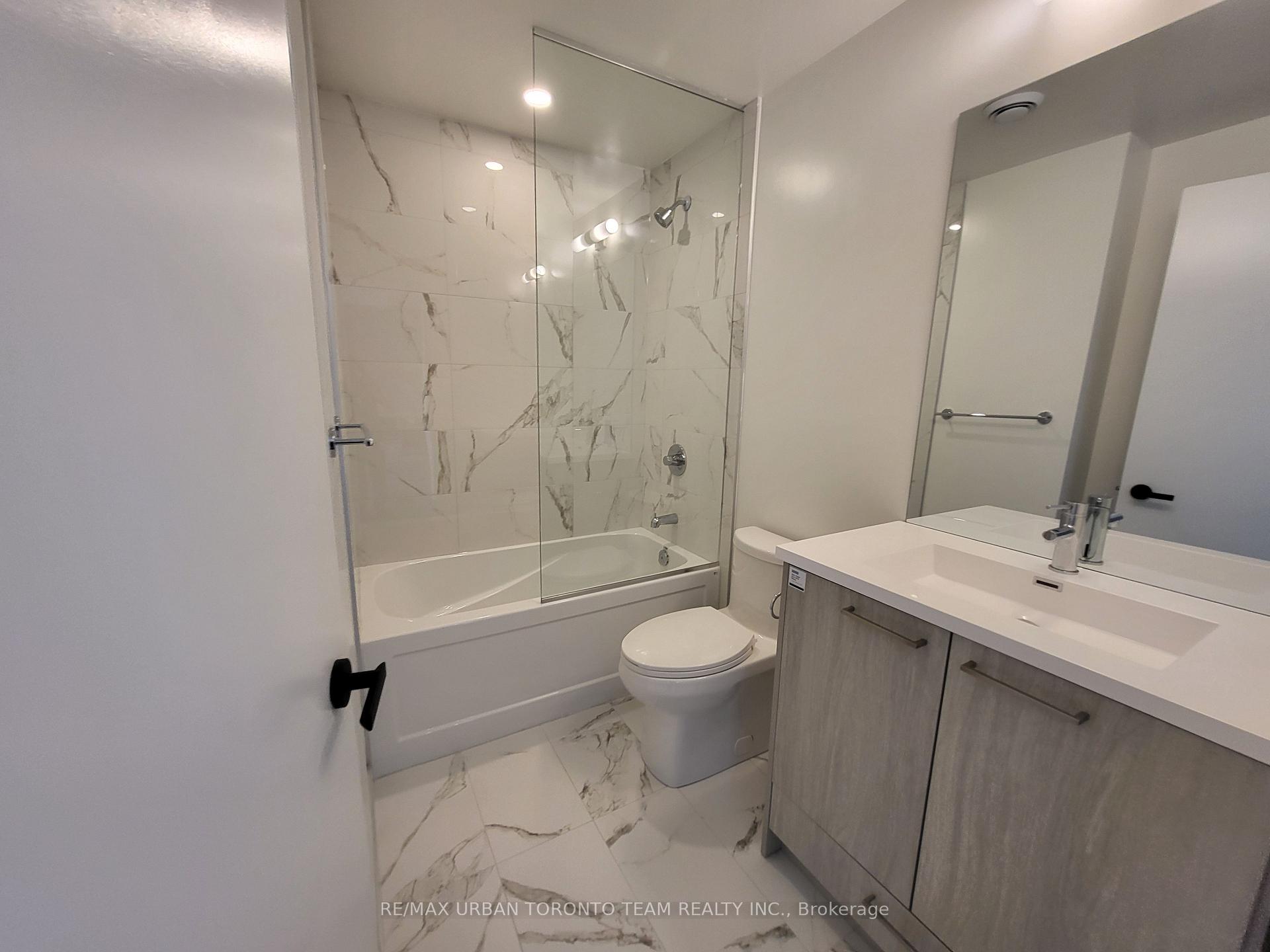 Photo 7 of Unit 3907, 28 Interchange Way, Vaughan, Vaughan Corporate Centre — HOMEH
