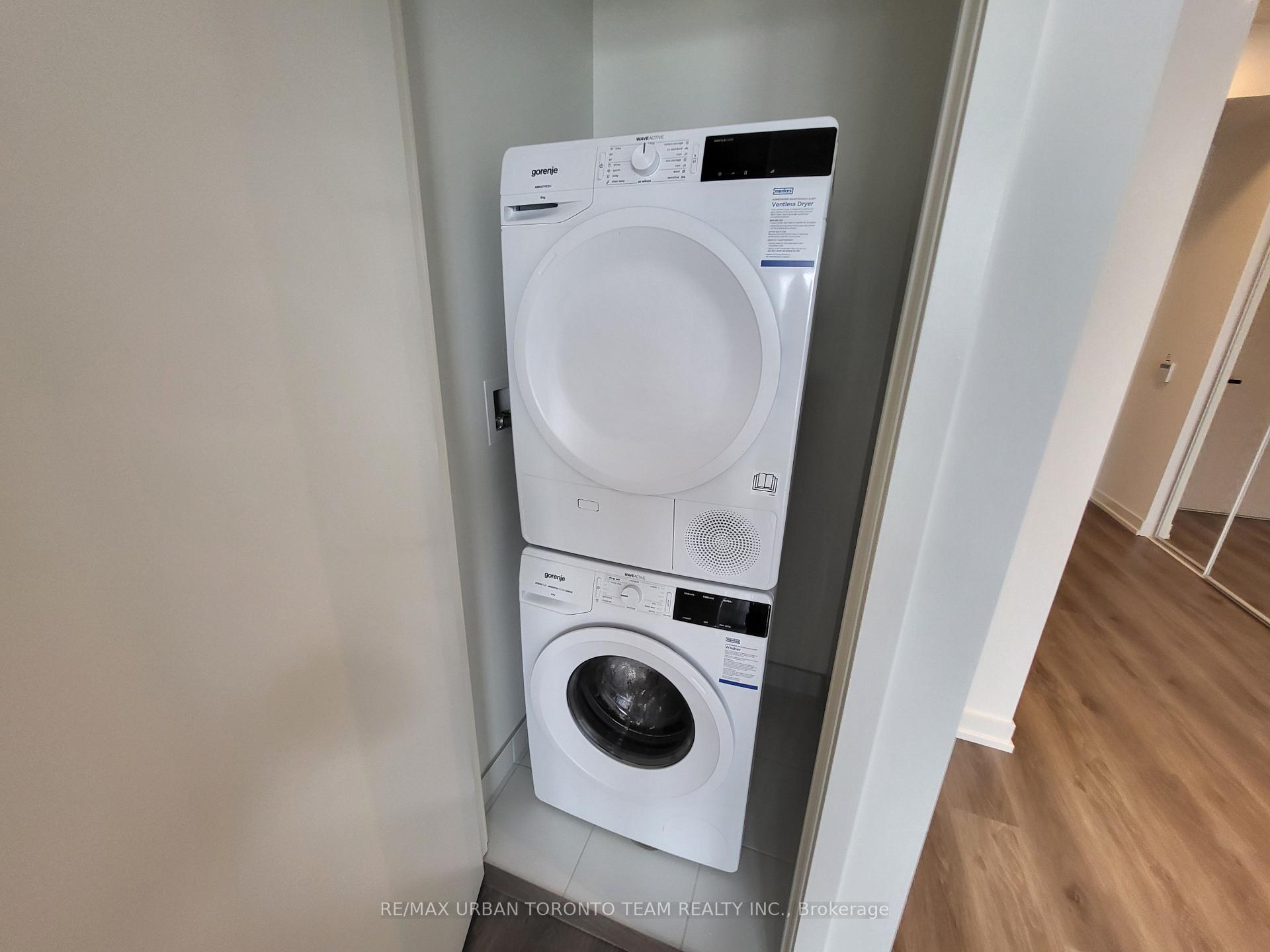 Photo 9 of Unit 3907, 28 Interchange Way, Vaughan, Vaughan Corporate Centre — HOMEH