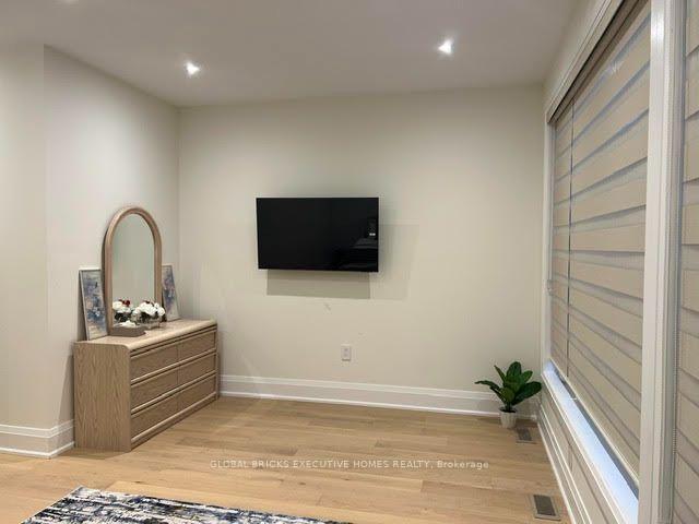 Photo 12 of 25A Pine Avenue N, Mississauga, Port Credit — HOMEH