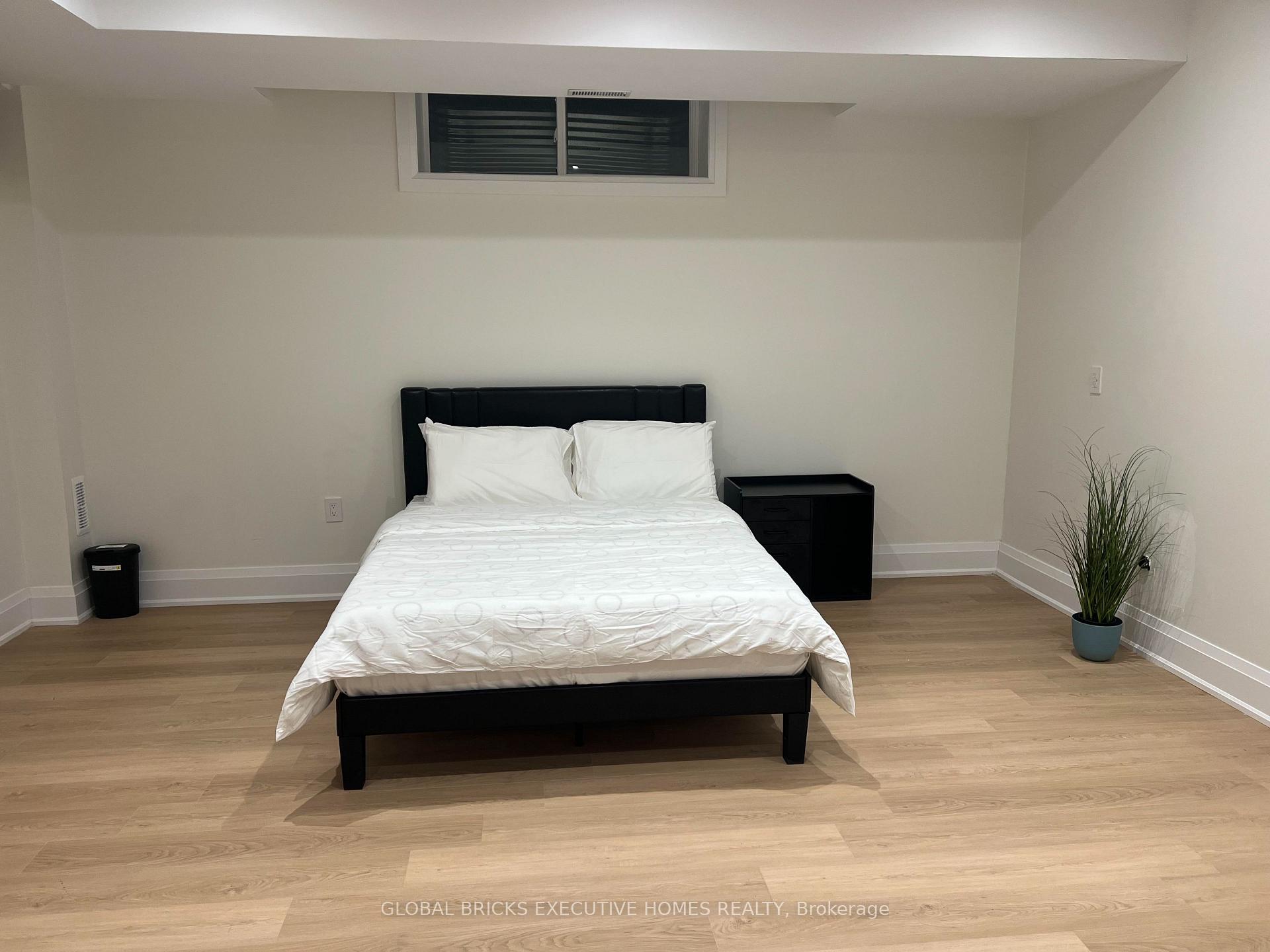 Photo 25 of 25A Pine Avenue N, Mississauga, Port Credit — HOMEH
